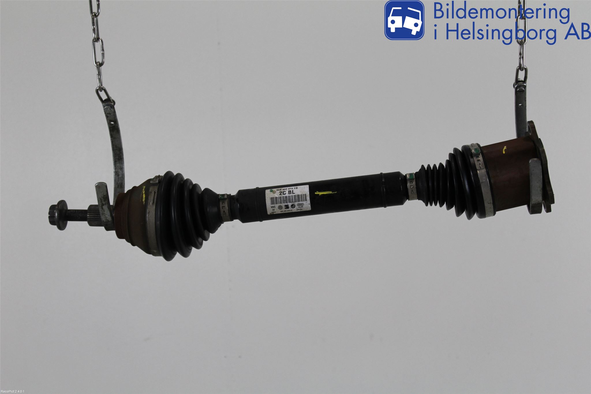 Volkswagen VW PASSAT 11-14 Drivaksel Foran Kompl Høyre