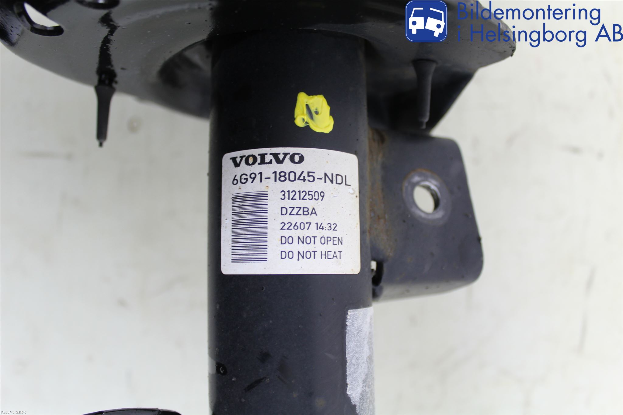 Volvo V70 08-13 Fjærbein Foran Høyre
