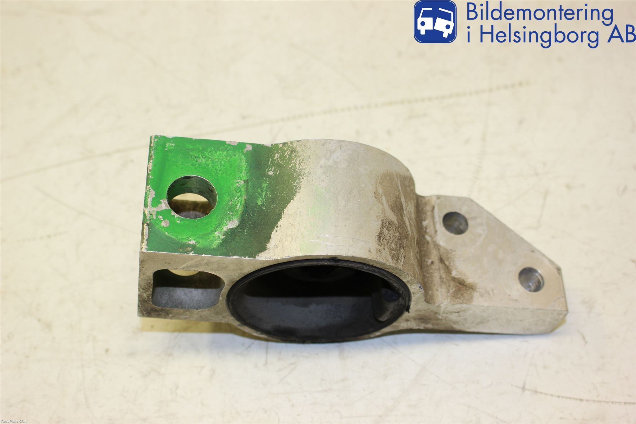 Volkswagen VW GOLF PLUS/CROSS GOLF 04-14 Bærearm Foran Høyre Nedre