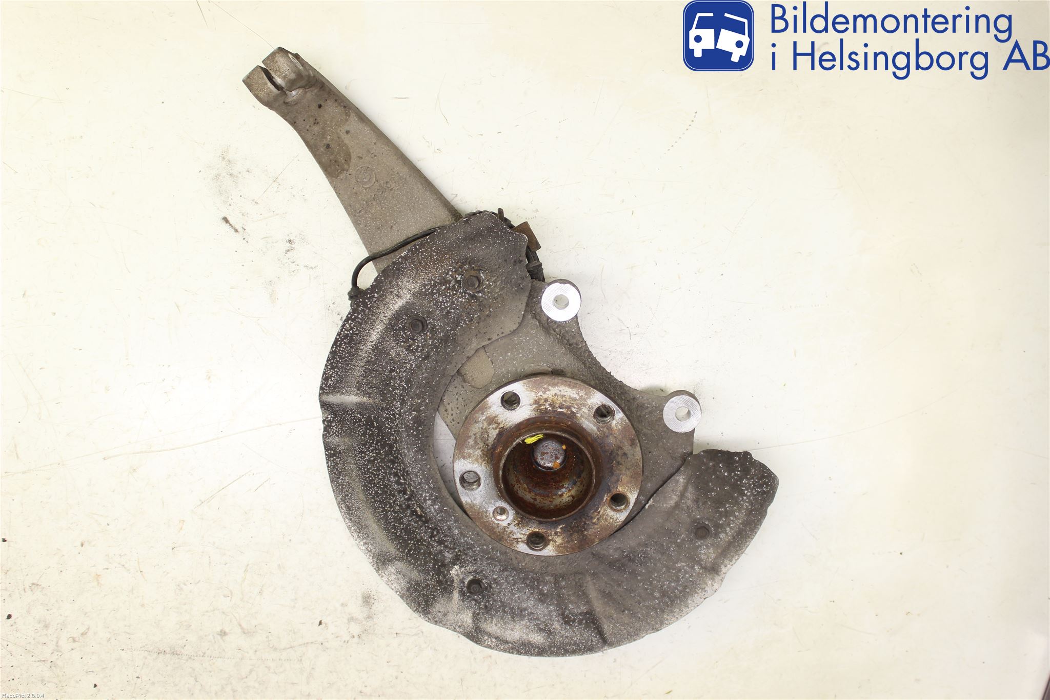 BMW 5 F10/F11/F18 09-17 Spindel Vf
