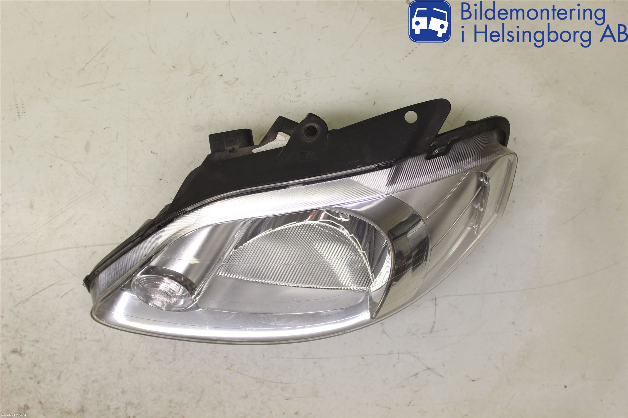Volkswagen VW FOX Frontlykt Venstre