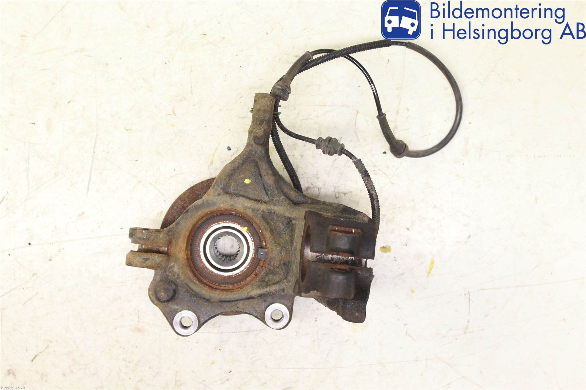 Peugeot 208 12-15 Spindel Vf