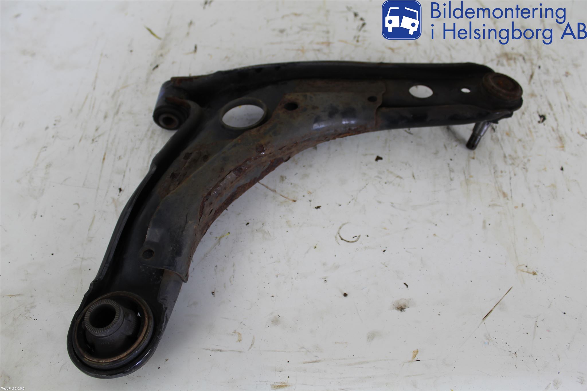 Toyota YARIS XP90 06-11 Bærearm Foran Venstre Nedre