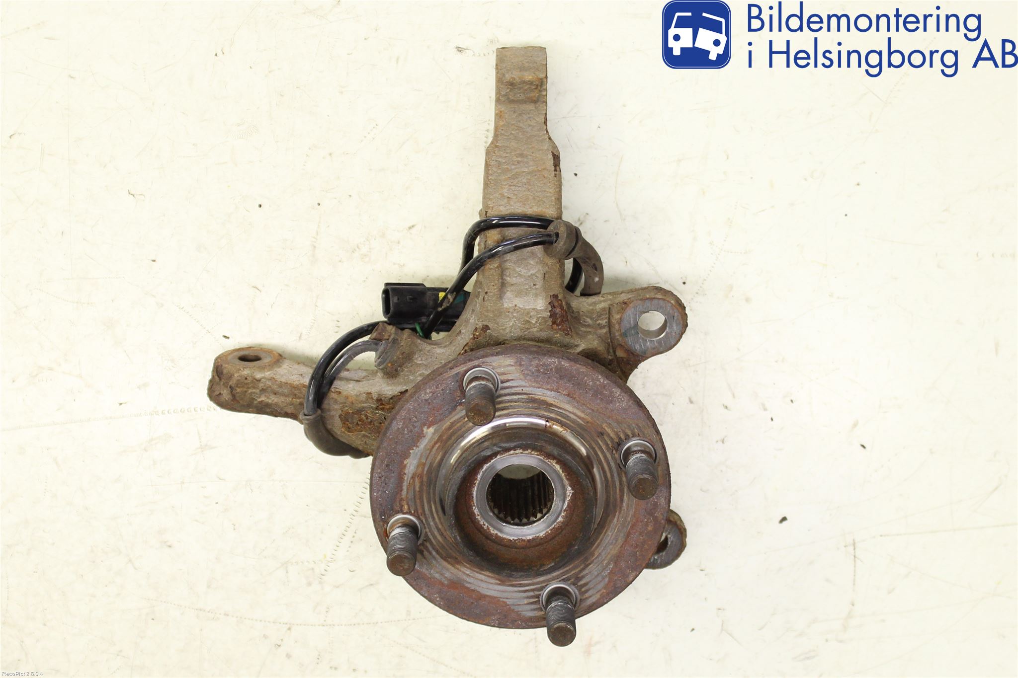 Nissan MICRA 11-16 Spindel Hf