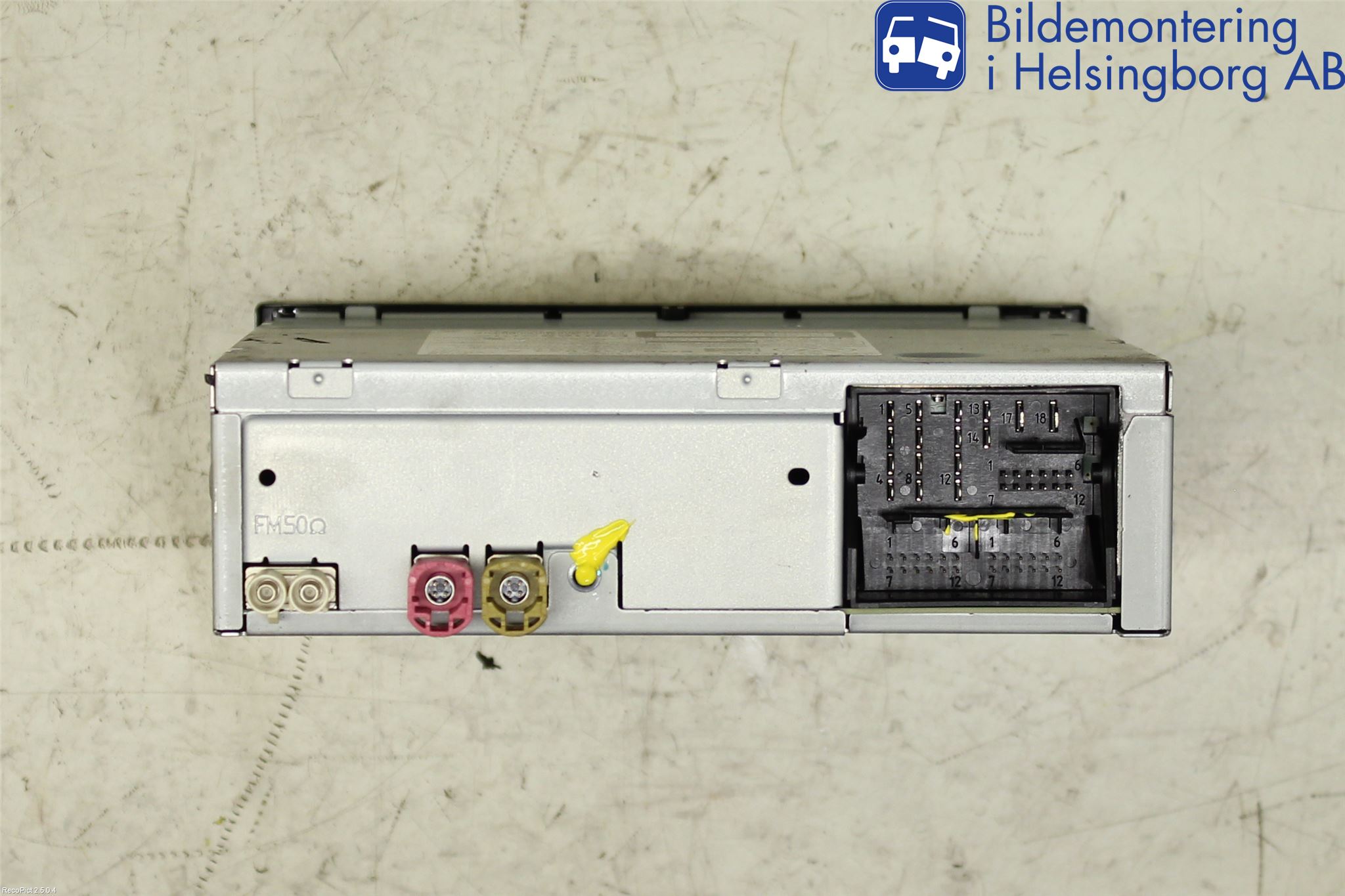 Volkswagen VW GOLF SPORTSVAN 15-20 Stereo Radio Med Cd