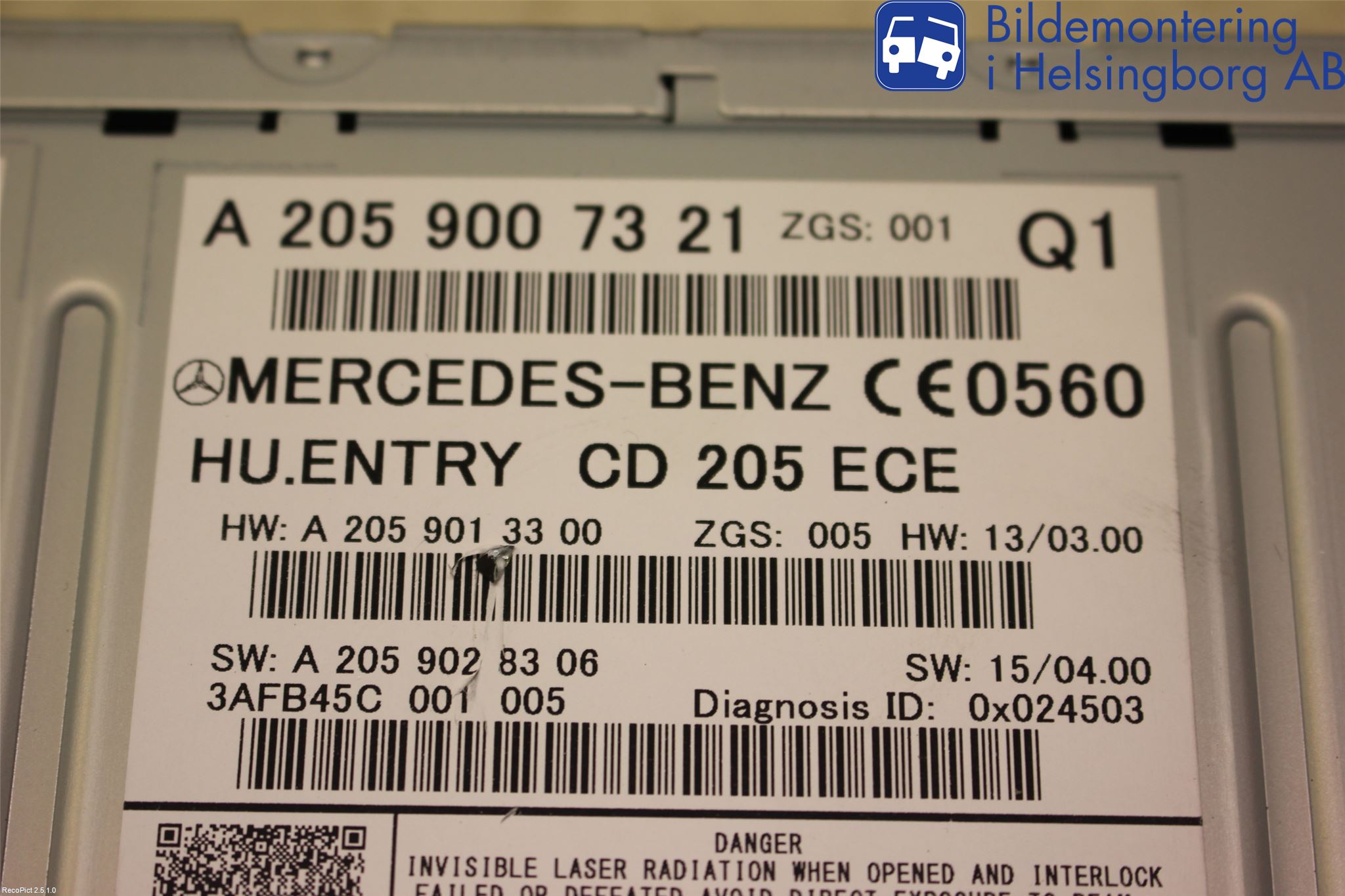 Mercedes-Benz MB C-KLASS (W205) 14-21 Stereo Radio Med Cd