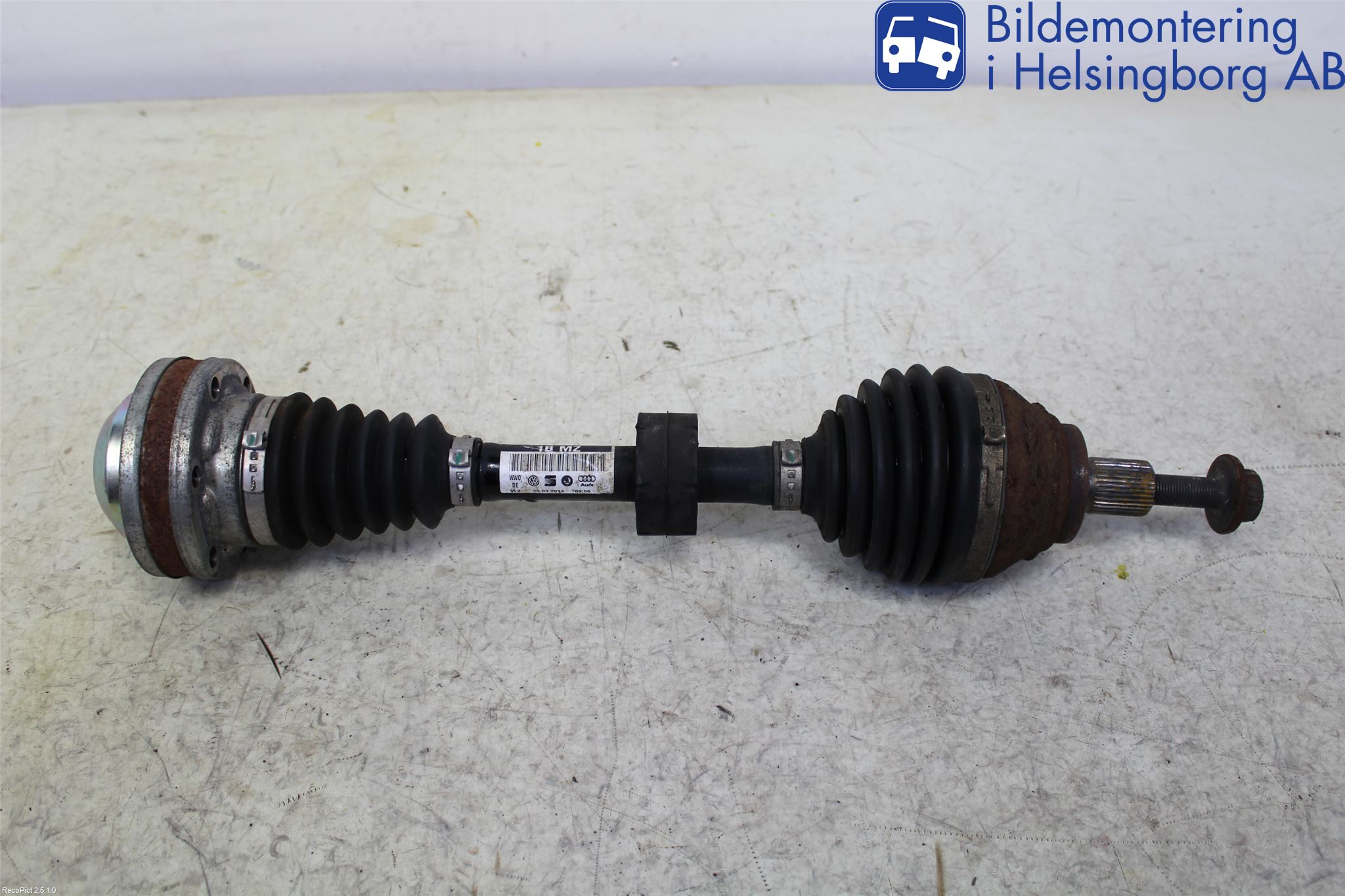 Audi A3/S3 8V 13-20 Drivaksel Foran Kompl Venstre