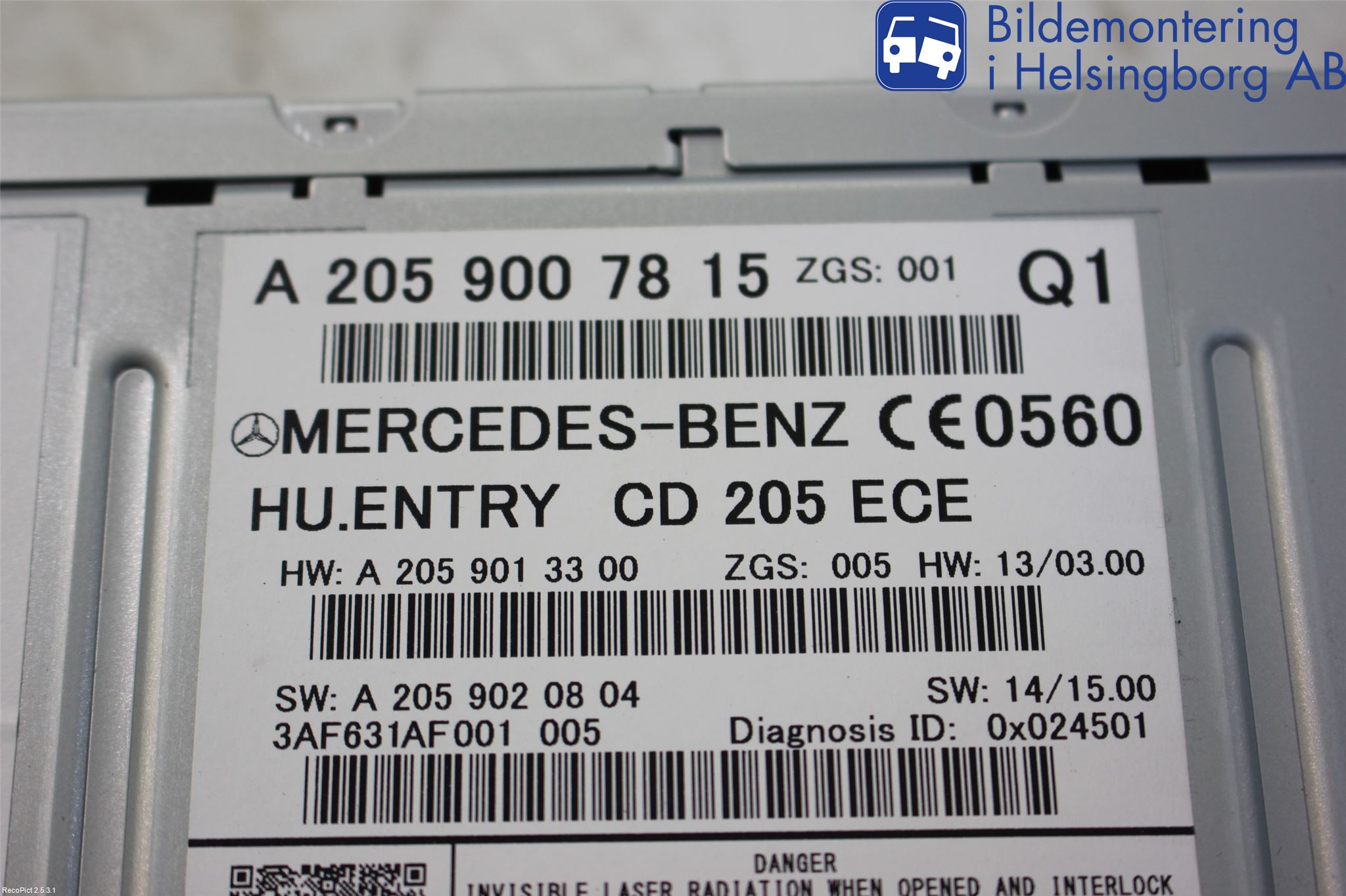 Mercedes-Benz MB C-KLASS (W205) 14-21 Stereo Radio Med Cd