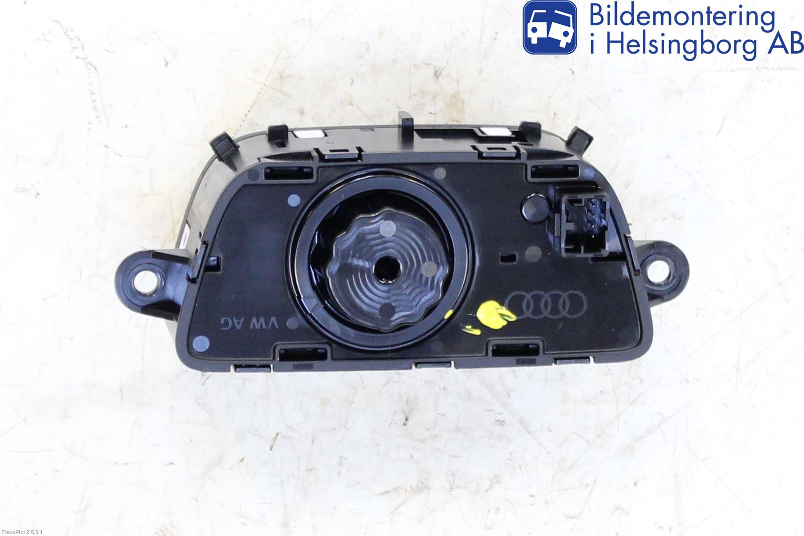 Audi A4/S4 B9 16-19 Bryter Hovedlys