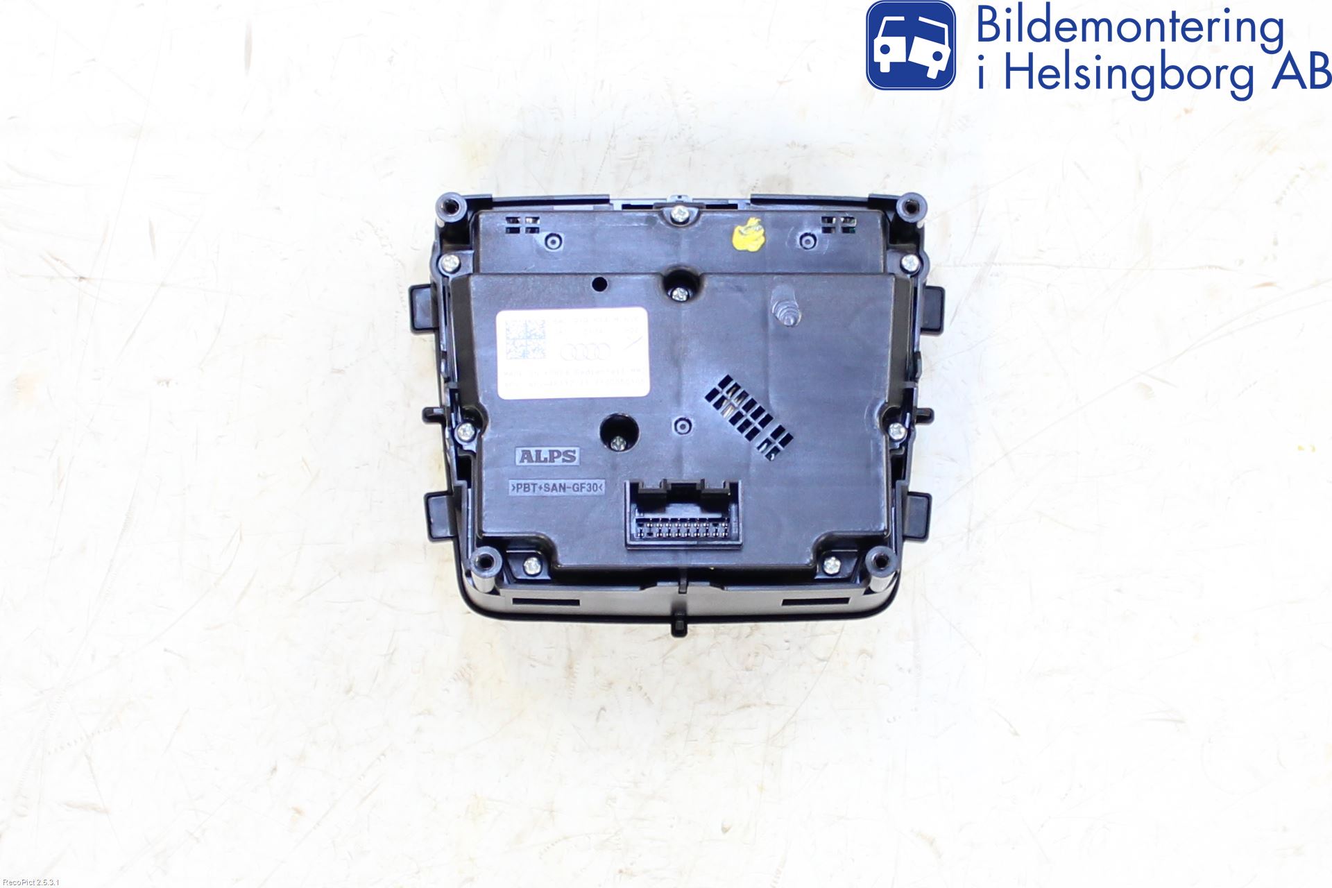 Audi A4/S4 B9 16-19 Stereo Radio Med Cd