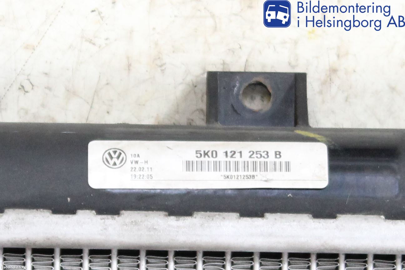 Volkswagen VW PASSAT 11-14 Radiator Automat