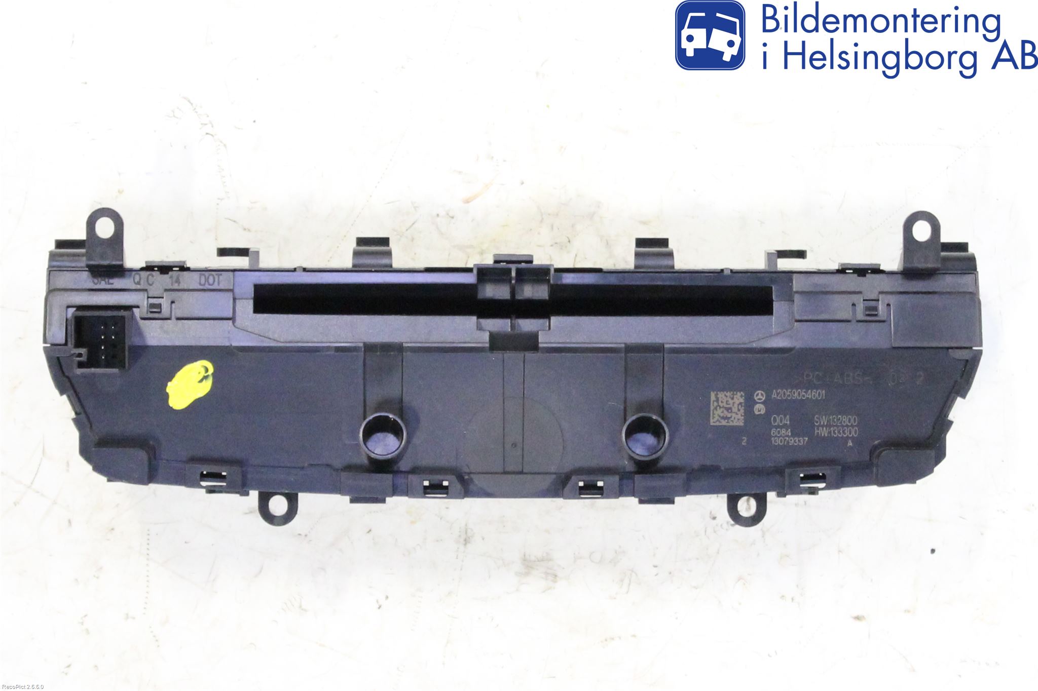 Mercedes-Benz MB C-KLASS (W205) 14-21 Stereo Radio Med Cd