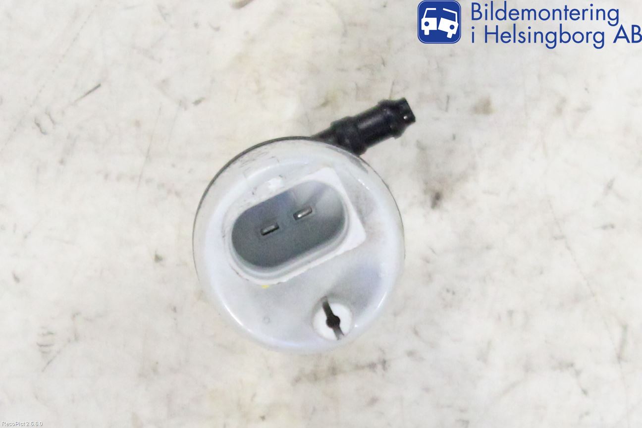 Mercedes-Benz MB E-KLASS (W213) 16-23 Spylerpumpe Frontrute