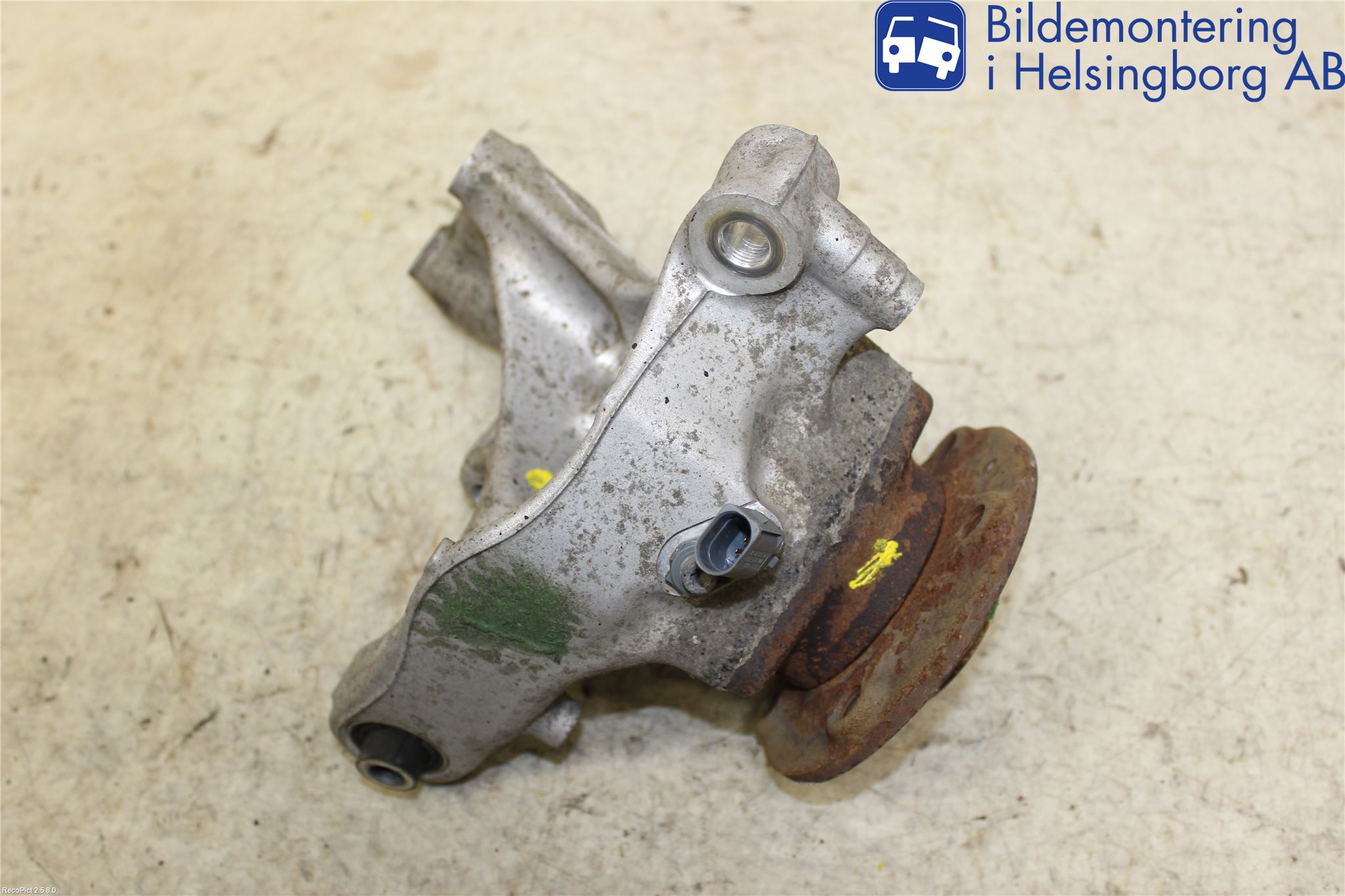 Volkswagen VW PASSAT 15-19 Spindel Hb