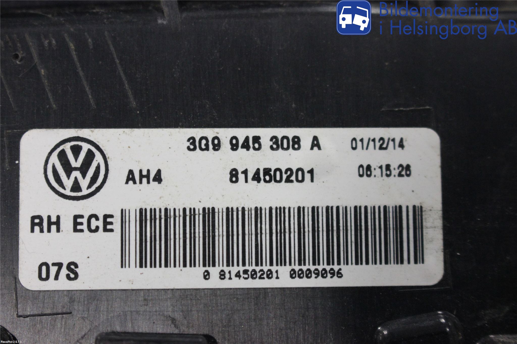 Volkswagen VW PASSAT 15-19 Baklykt Høyre  På Luke(Indre)