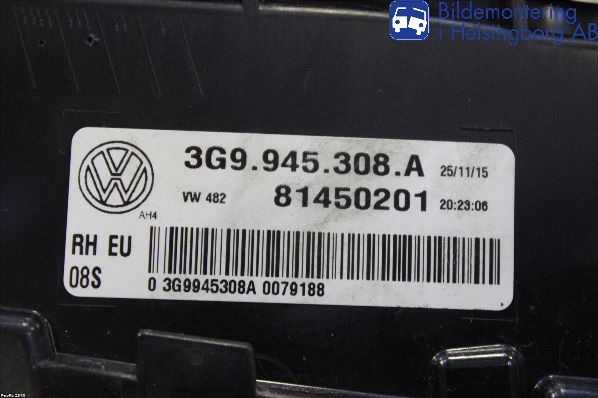 Volkswagen VW PASSAT 15-19 Baklykt Høyre  På Luke(Indre)
