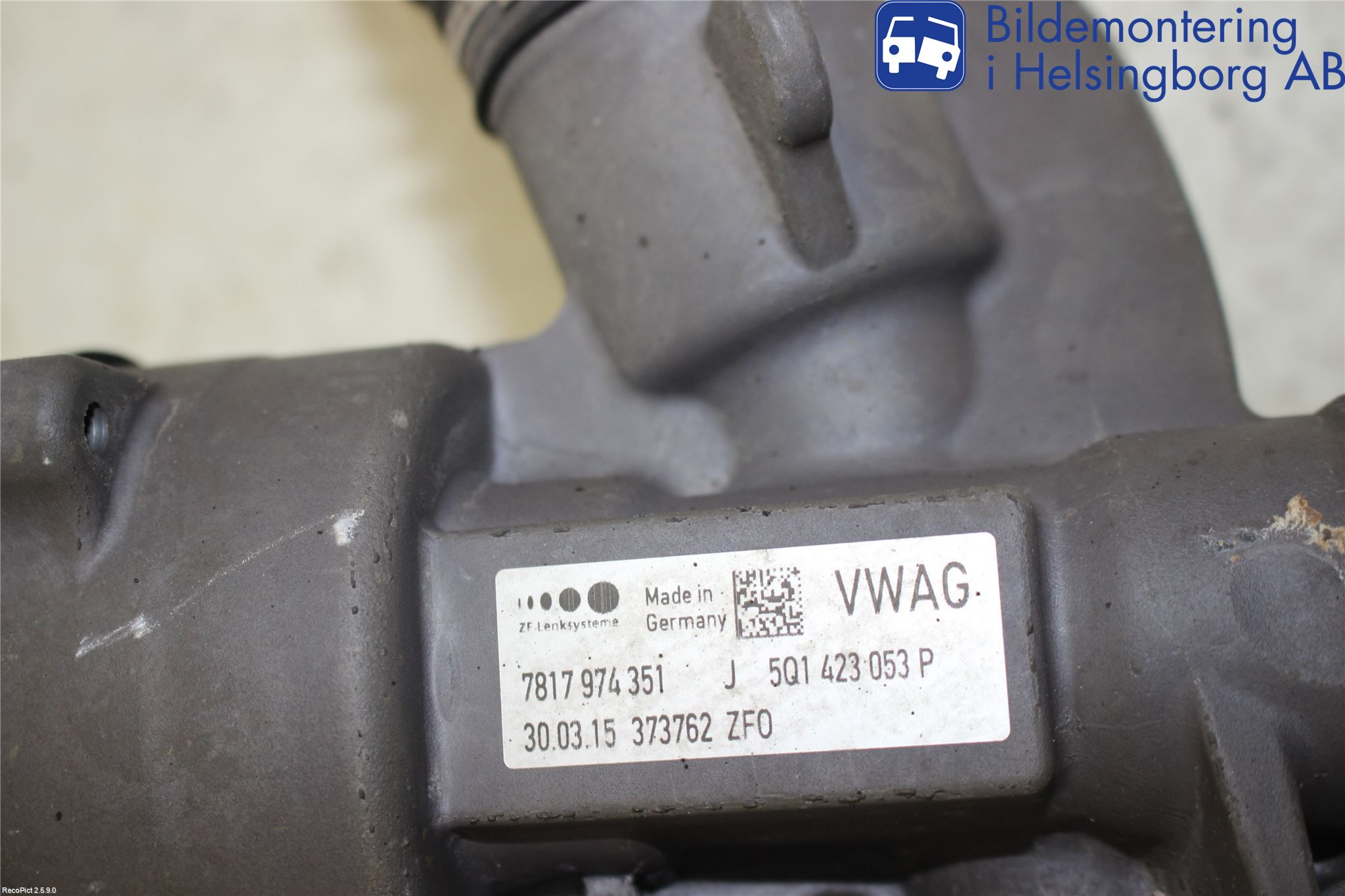 Volkswagen VW GOLF / E-GOLF VII 13-20 Servo Snekke - Tannstang