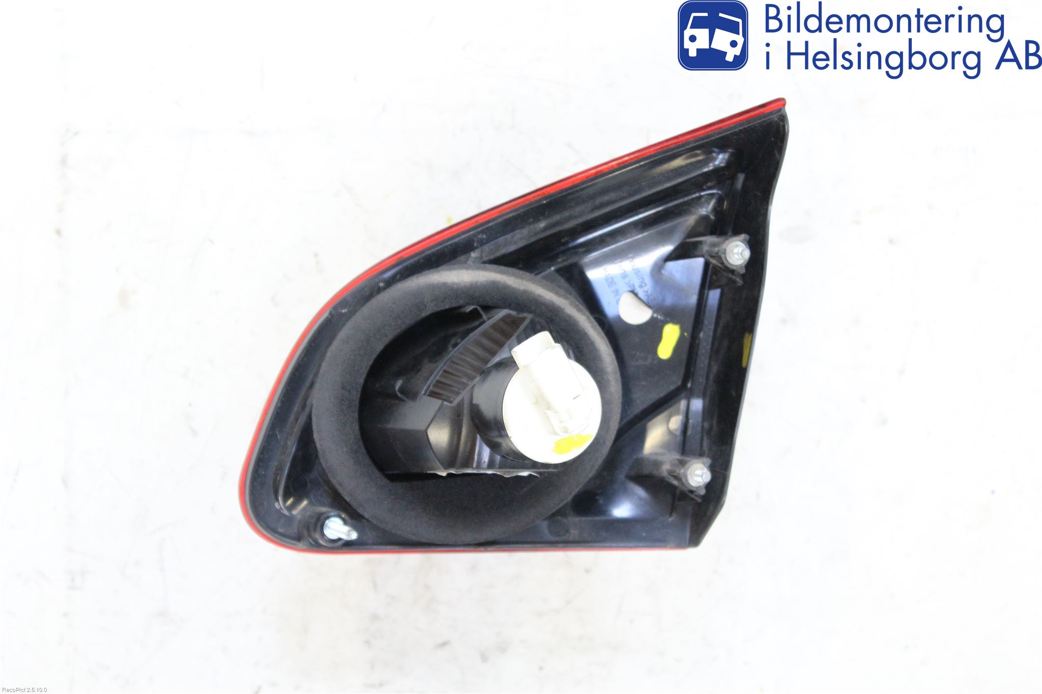 Nissan QASHQAI+2  10-14 Baklykt Venstre  På Luke(Indre