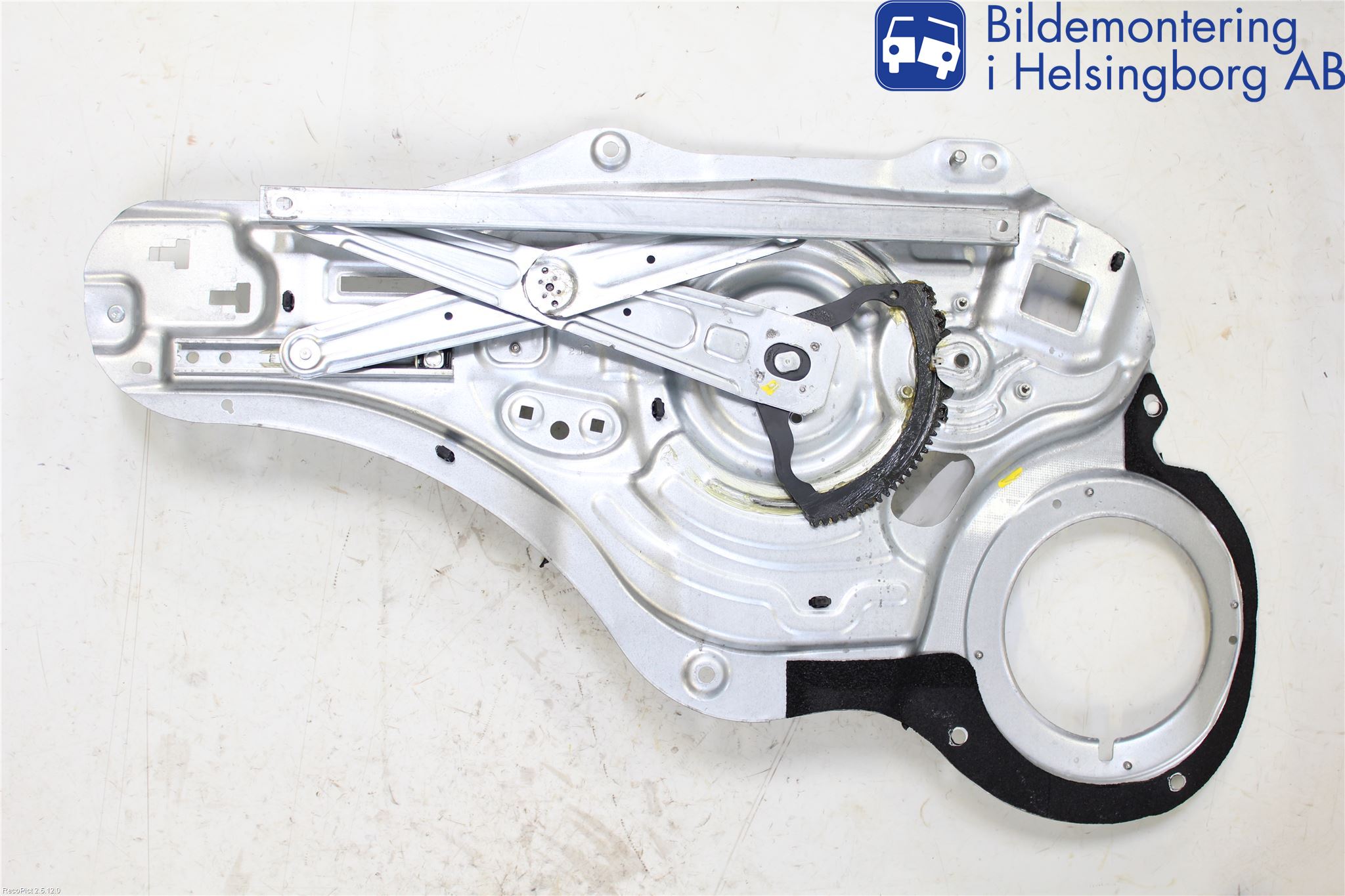 Kia SPORTAGE (SL) 11-15 Vindusheis