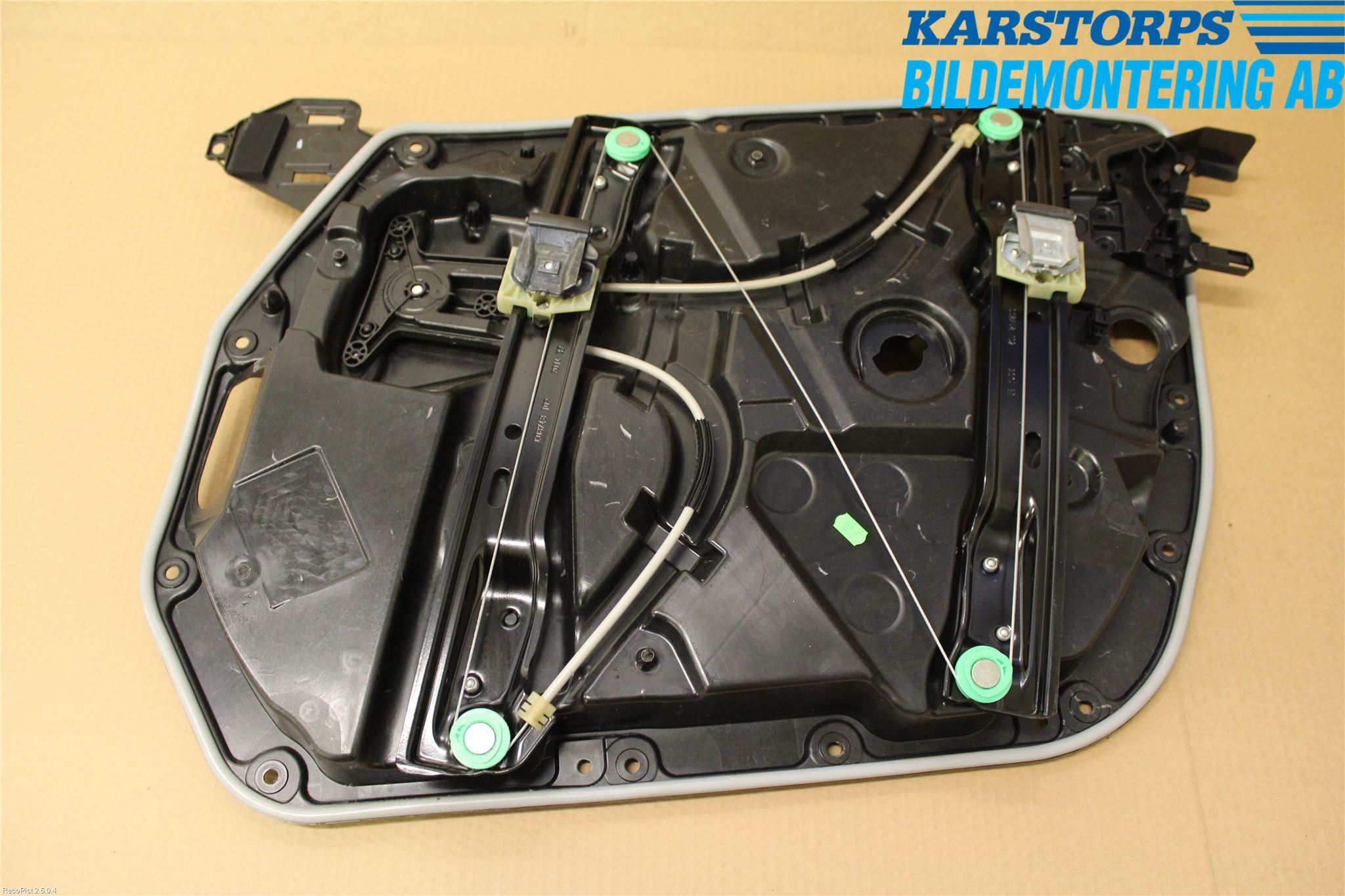 Mercedes-Benz MB C-KLASS (W205) 14-21 Vindusheis El Komp