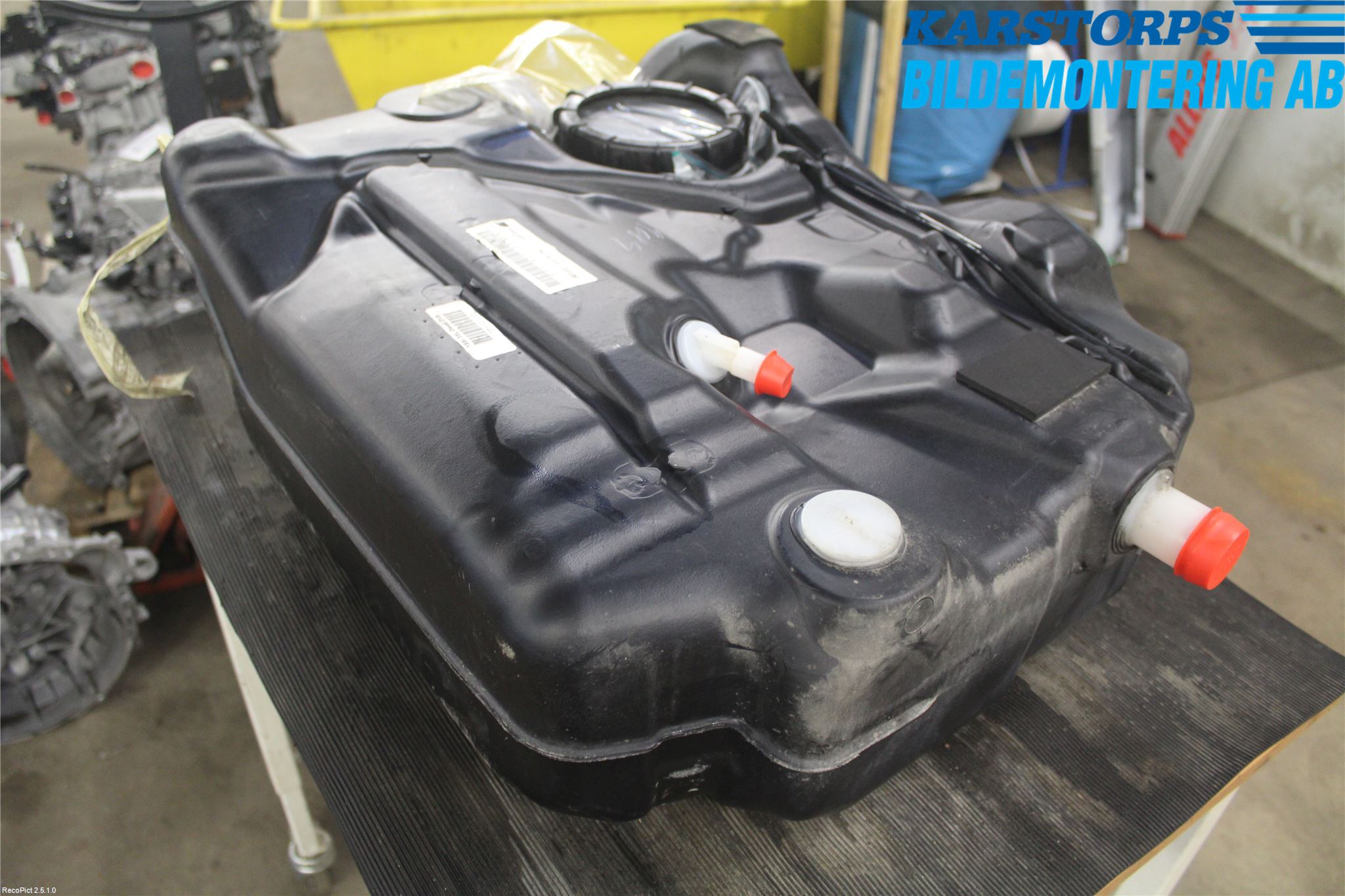 Volvo V40 12-19 Drivstofftank Diesel