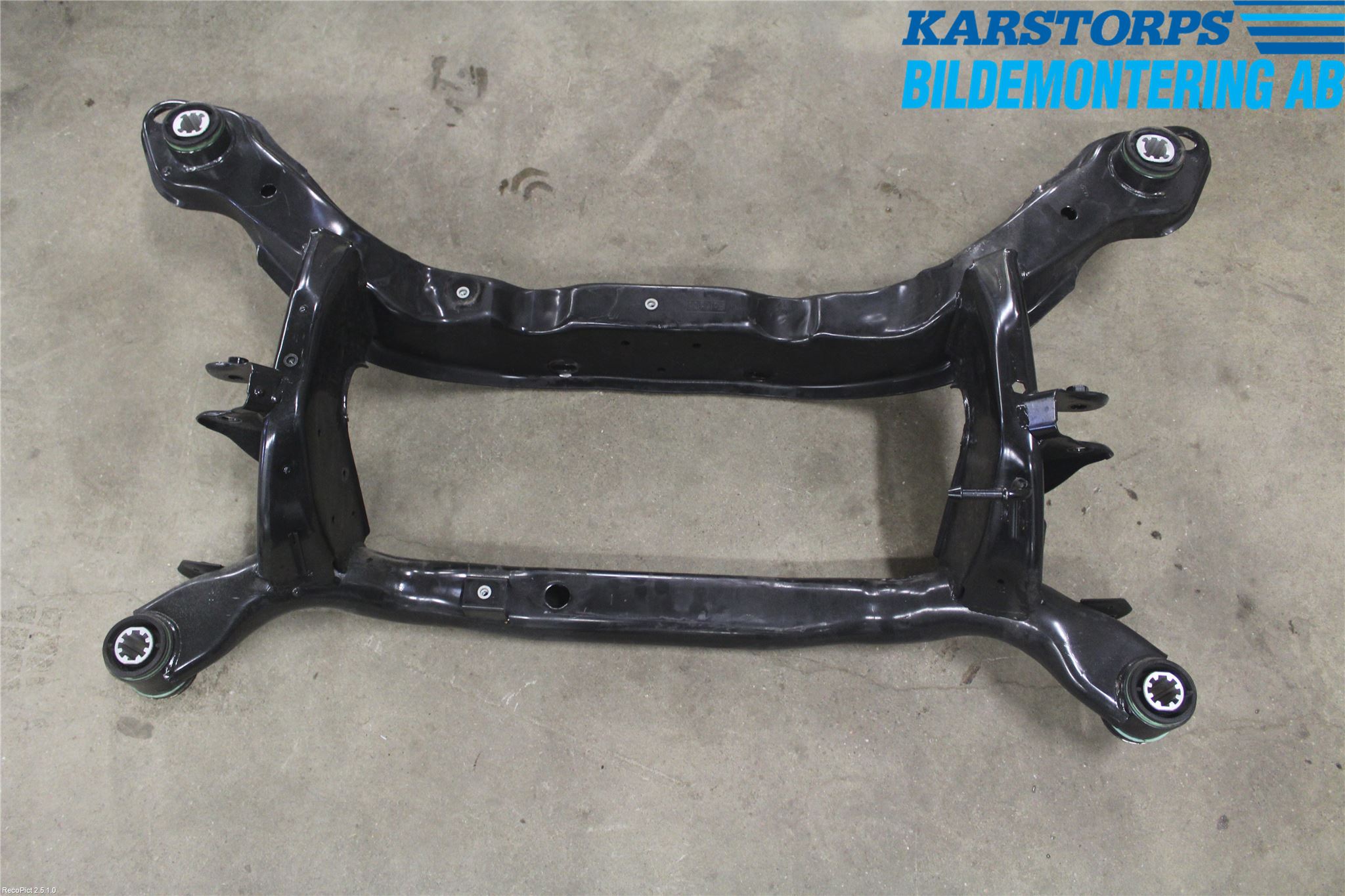 Volvo V60 14-18 Bakaksel Feste Travers-Ramme