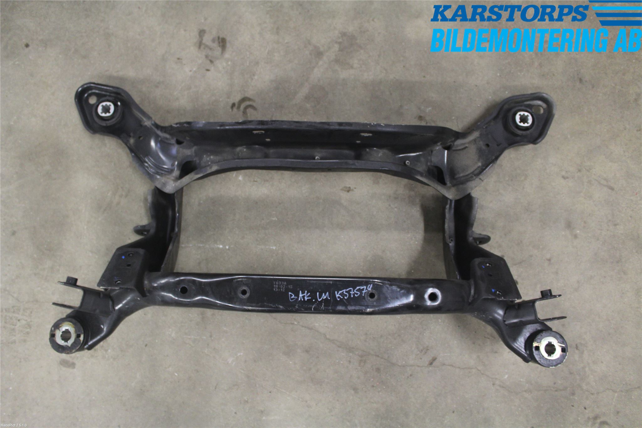 Volvo V60 14-18 Bakaksel Feste Travers-Ramme