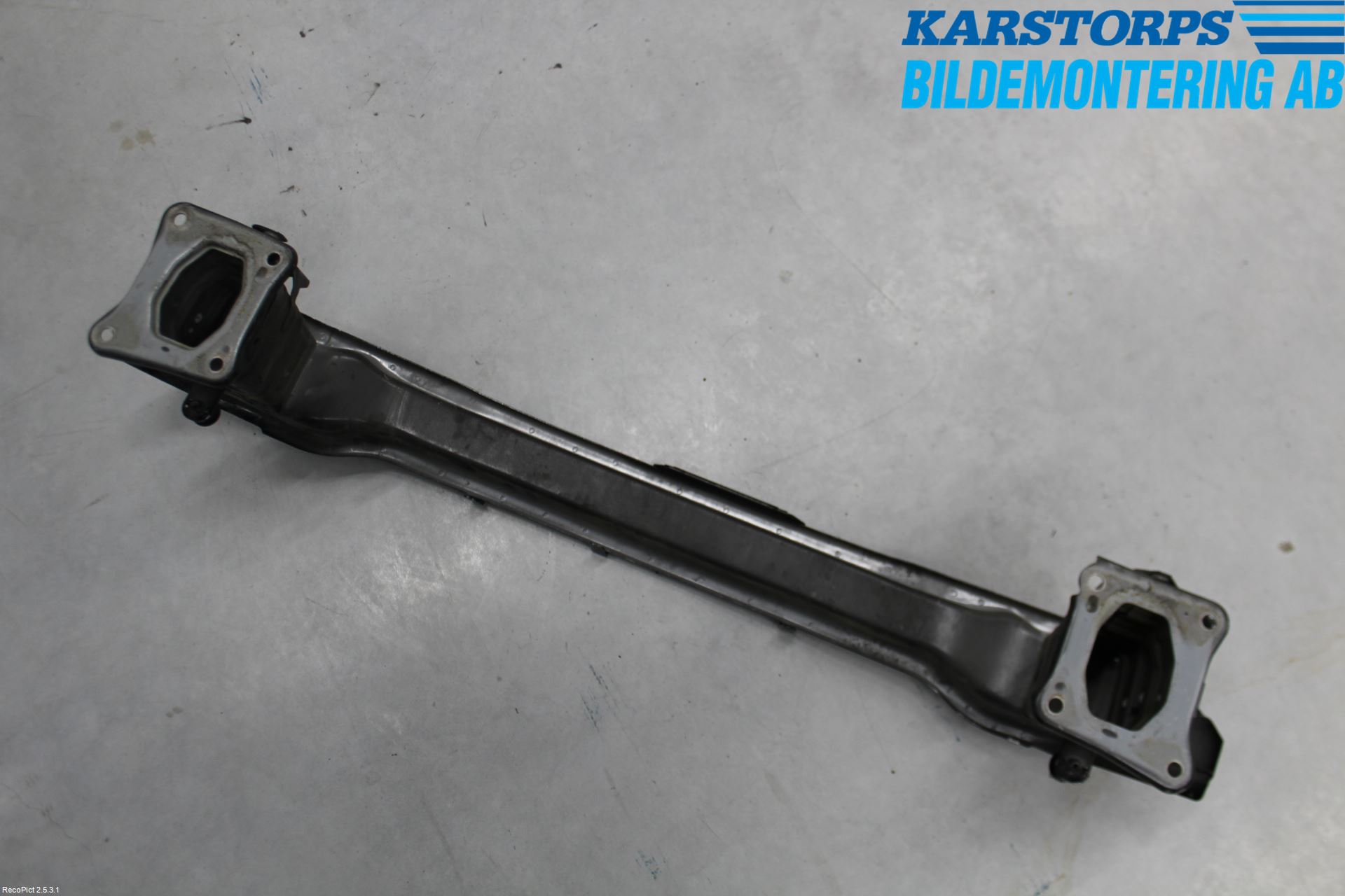 Ford KUGA 13-16 Støtfanger Foran Bjelke