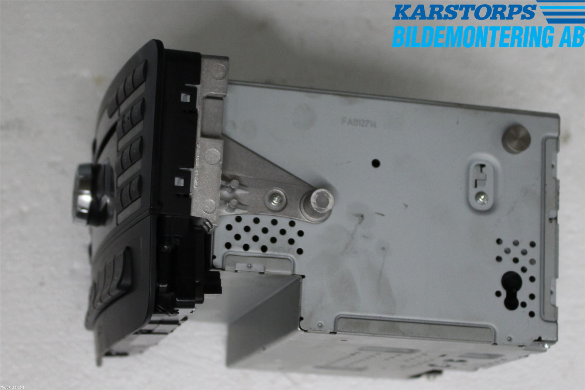 Mercedes-Benz MB A-KLASS (W176) 13-18 Stereo Radio Med Cd