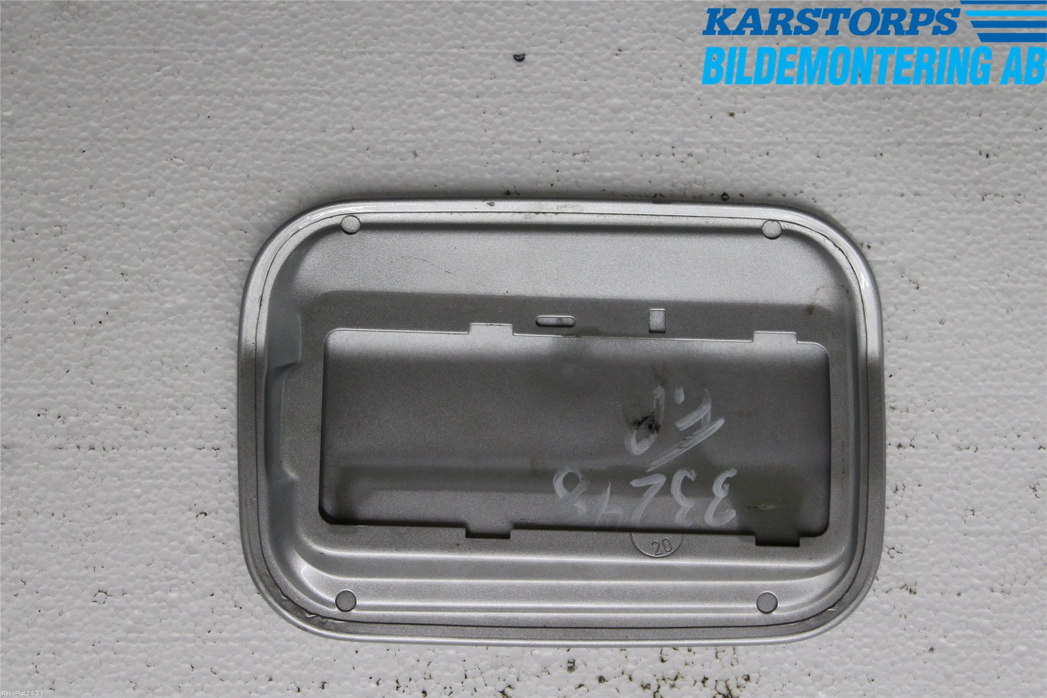 BMW 5 E60/61 Sed/Tou 02-10 Drivstoff Tankluke