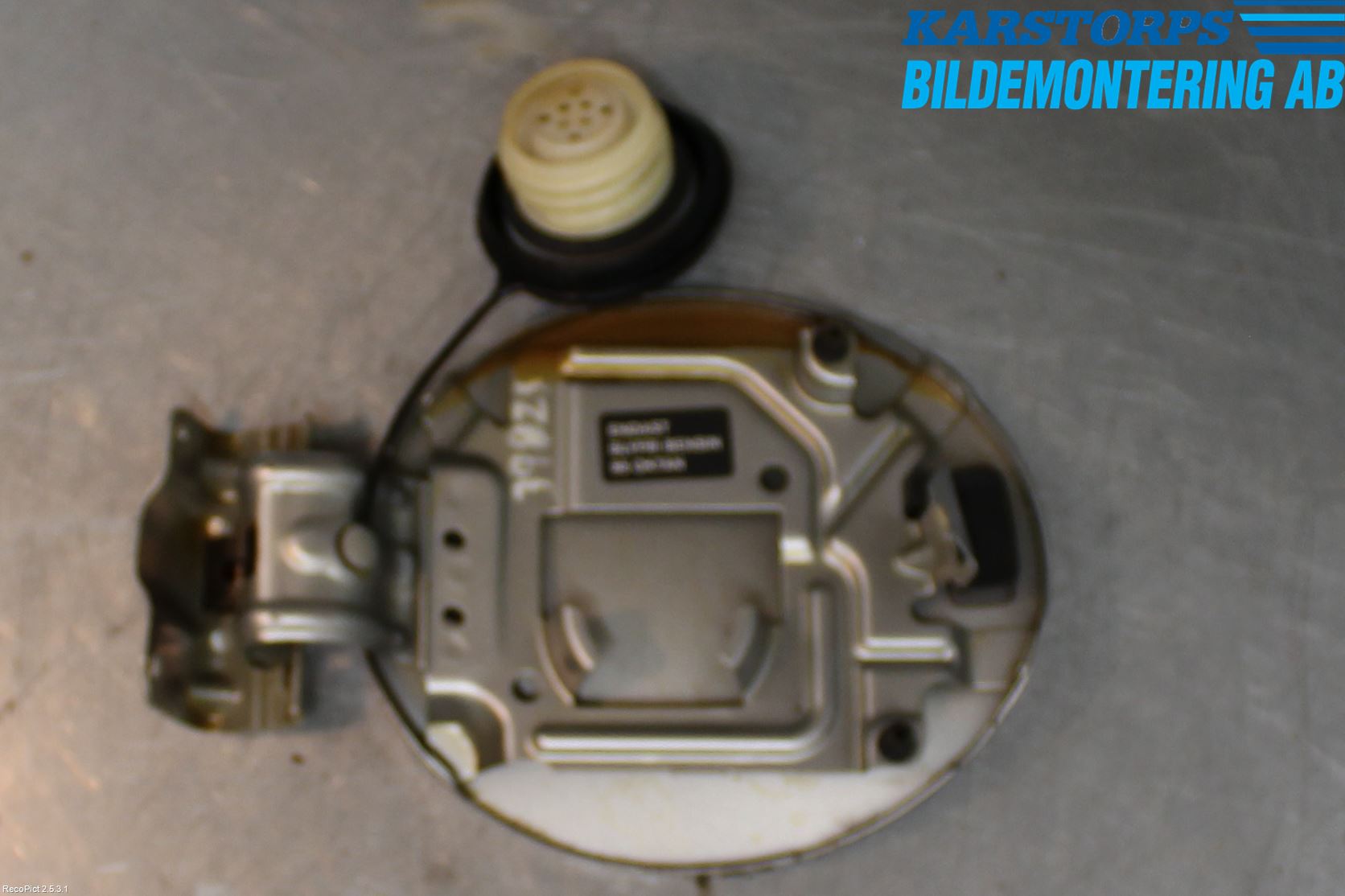 Nissan NOTE E11 06-14 Drivstoff Tankluke