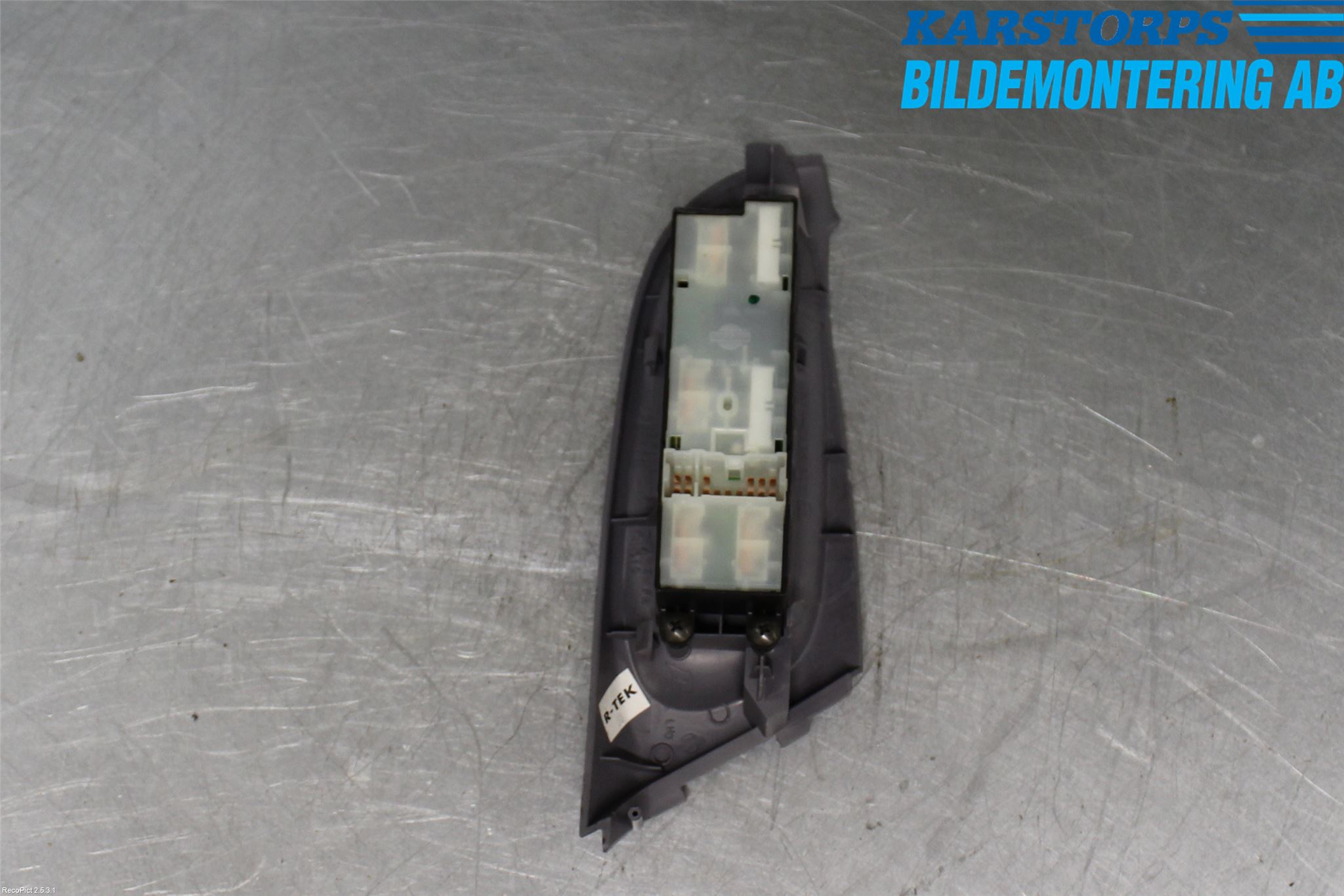 Nissan ALMERA    00-06 Bryter Vindusheis