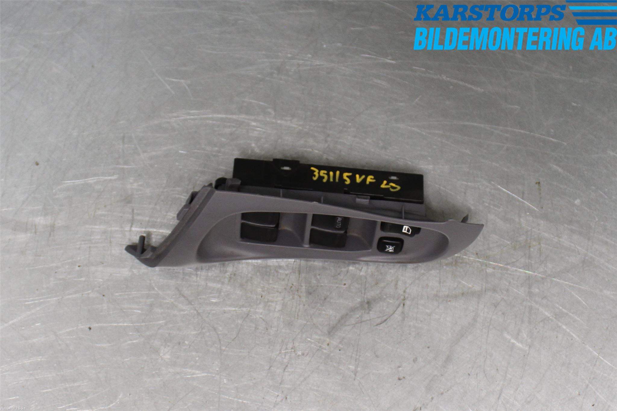 Nissan ALMERA    00-06 Bryter Vindusheis