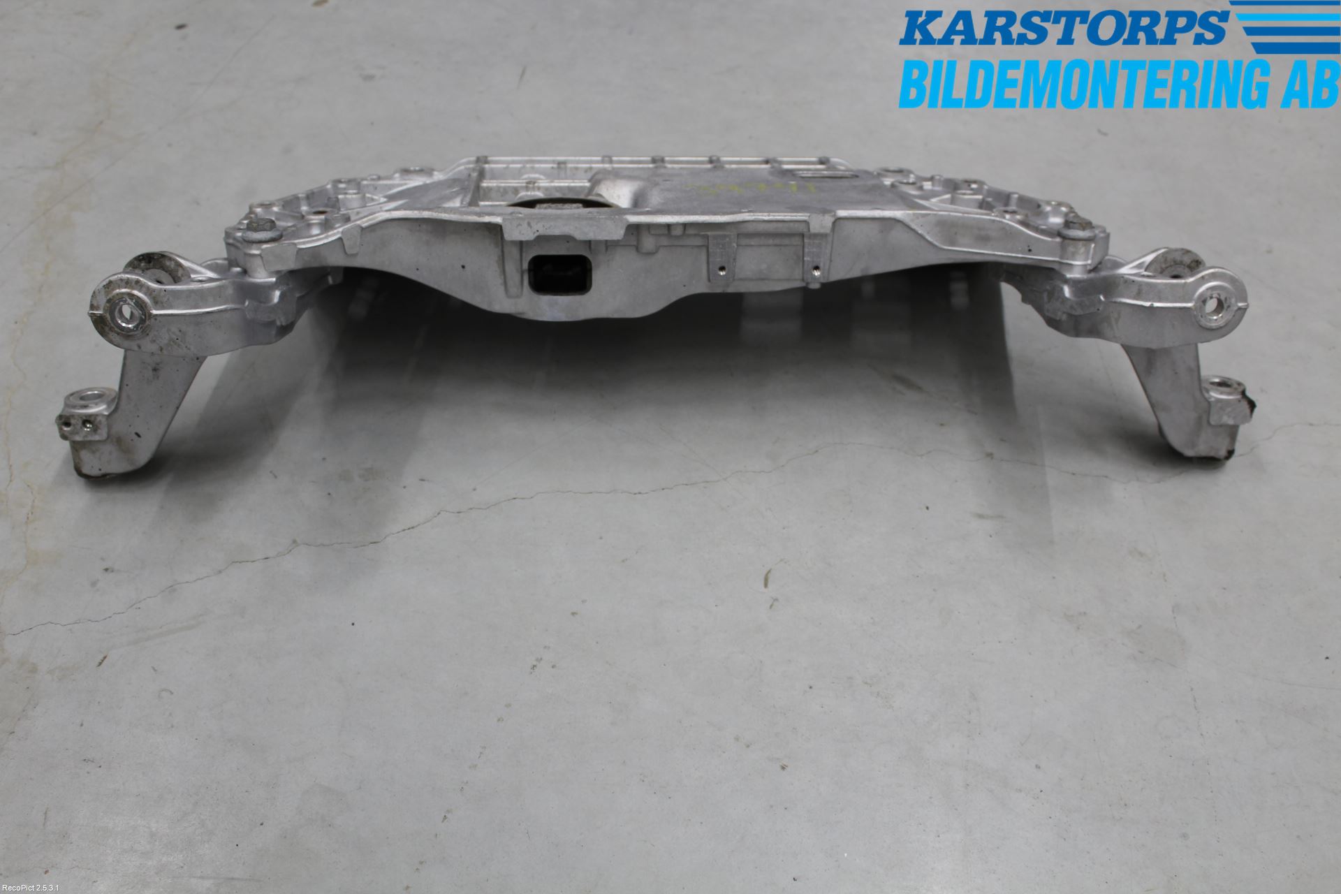 Seat LEON 06-12 Forstillingsbjelke(Tvergående)