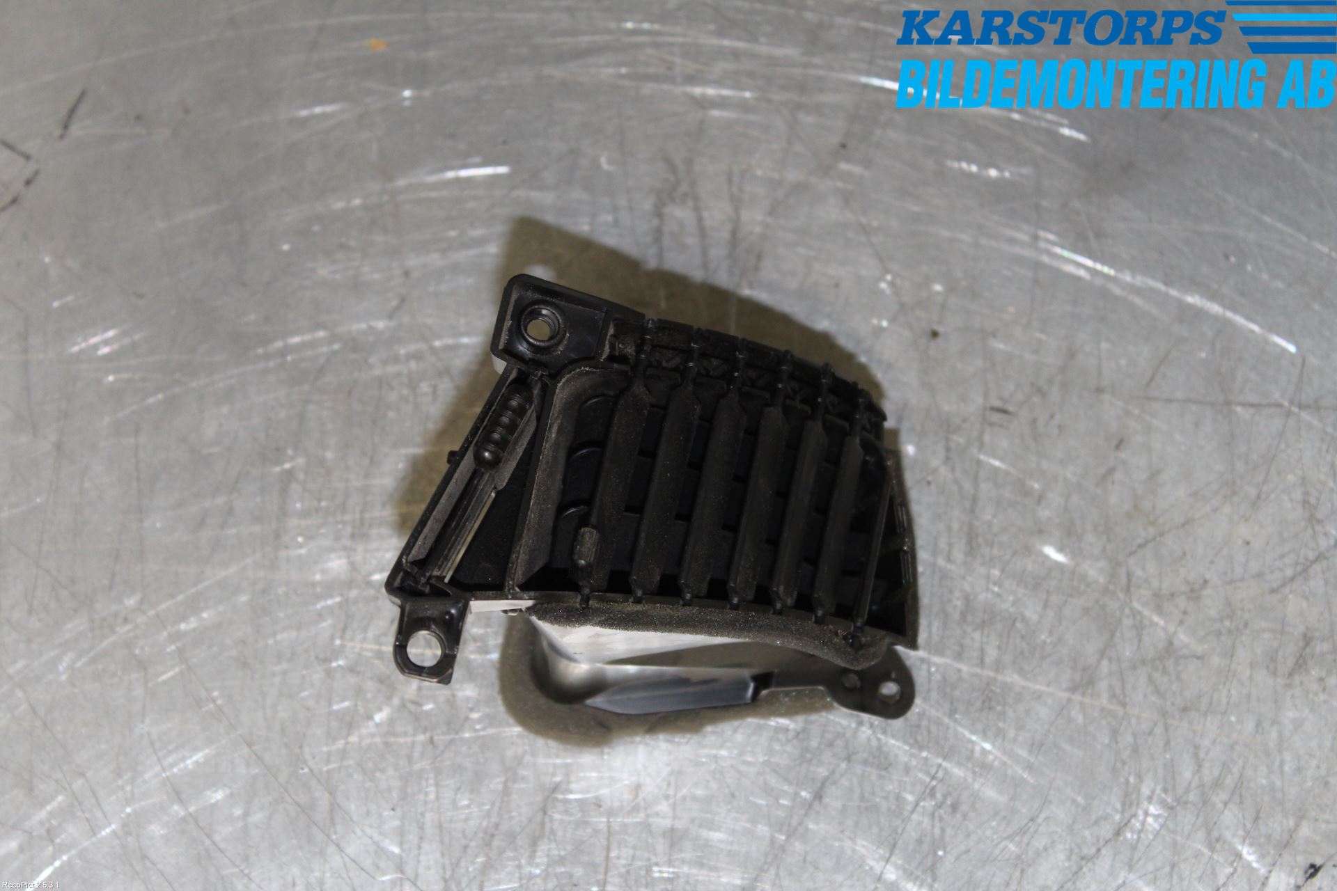 Mitsubishi L200 06-15 Dashbord Kanal - Dyse
