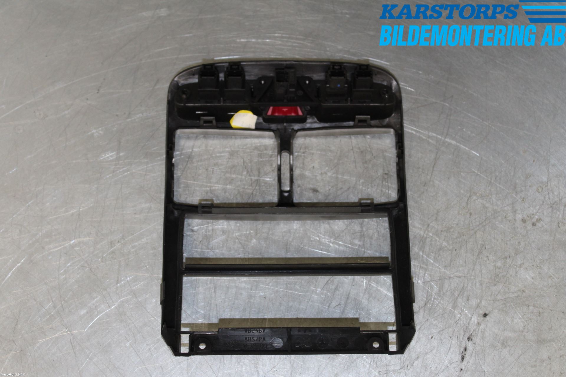 Peugeot 307     01-05 Innr Radio Ramme