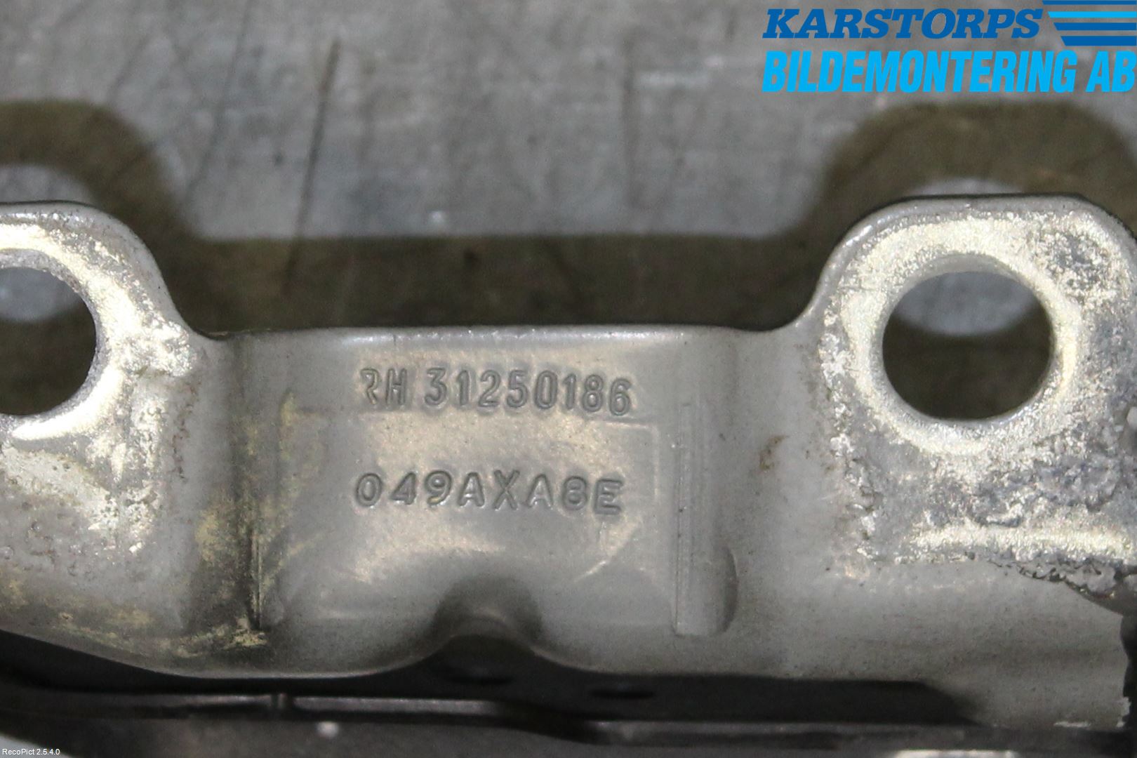 Volvo V70 08-13 Panser Hengsel - Hengsler