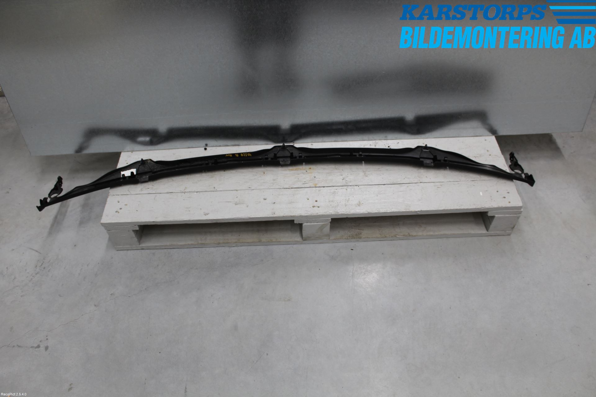 Mercedes-Benz MB C-KLASS (W205) 14-21 Visker Deksel-Grill-Under Frr