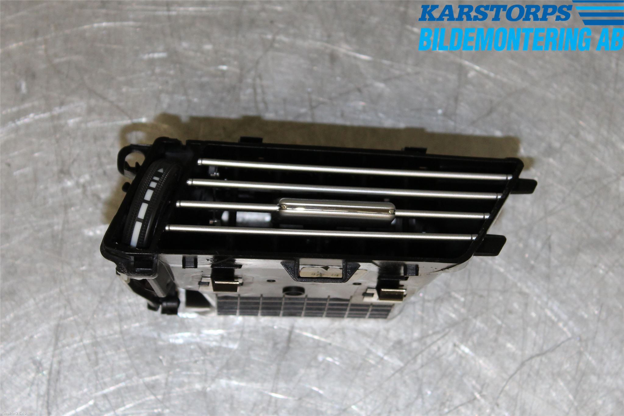 Mercedes-Benz MB E-KLASS (W212) 09-16 Dashbord Kanal - Dyse