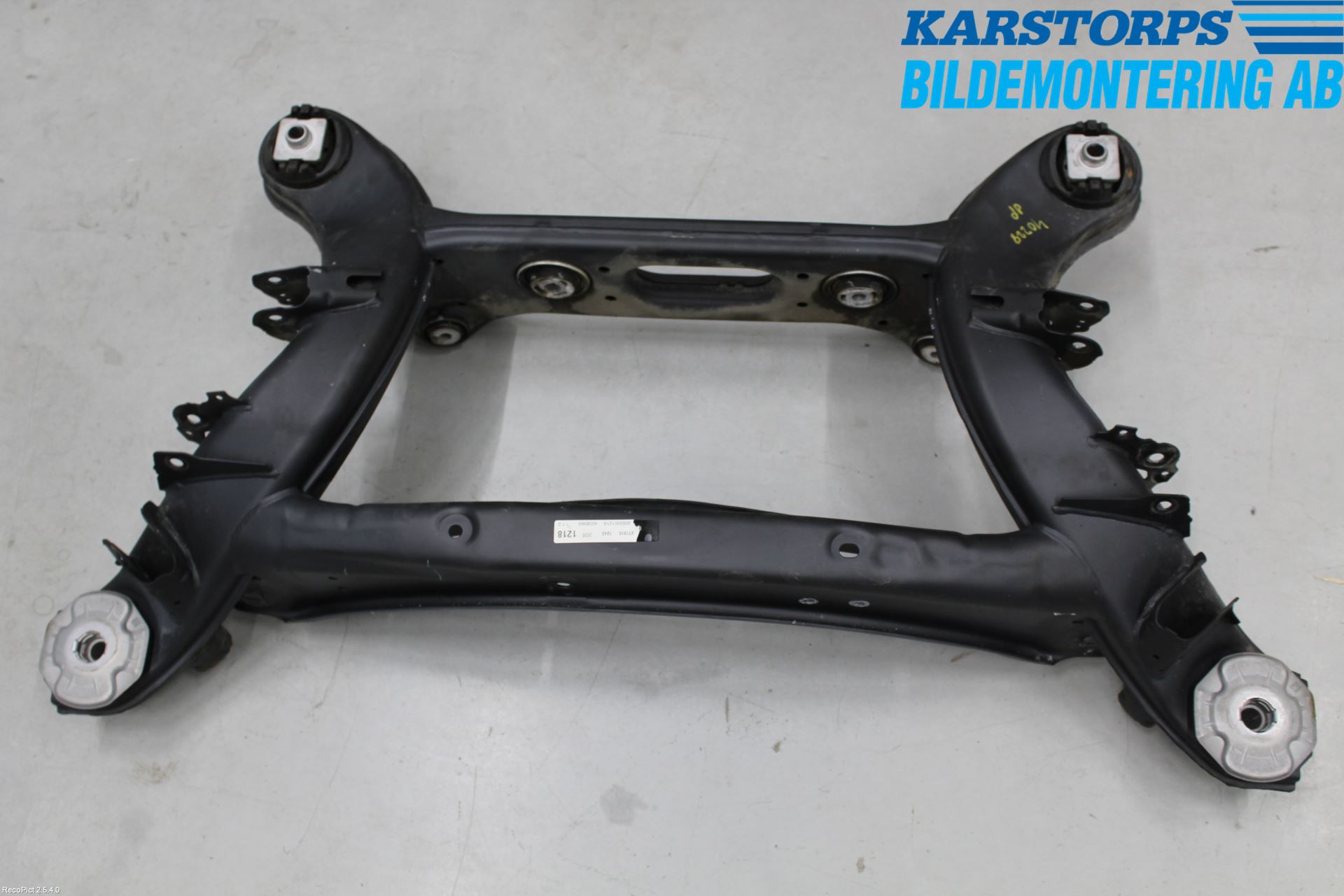 Mercedes-Benz MB C-KLASS (W205) 14-21 Bakaksel Feste Travers-Ramme