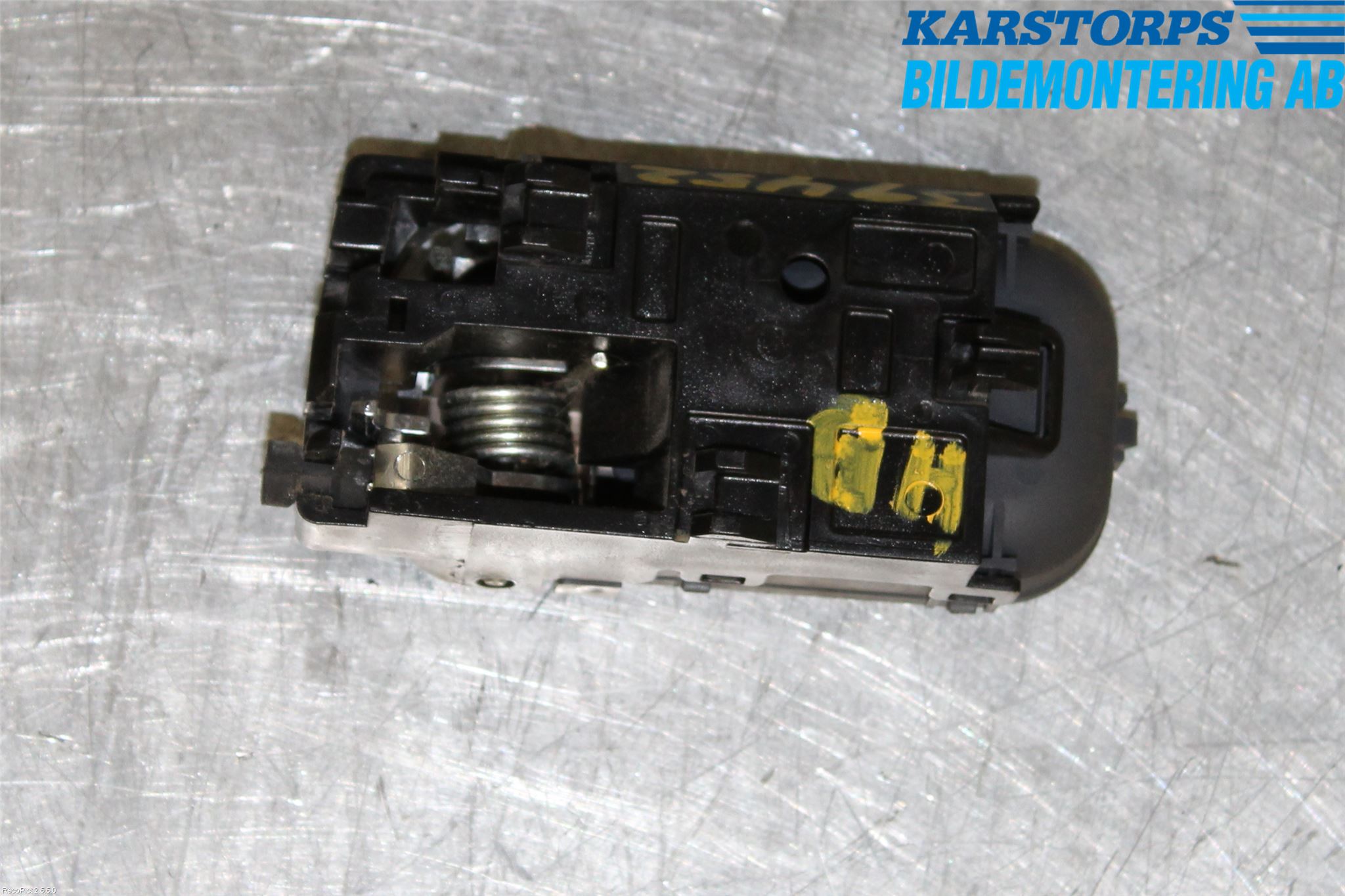 Nissan ALMERA    00-06 Innr Dørhandtak H Indre