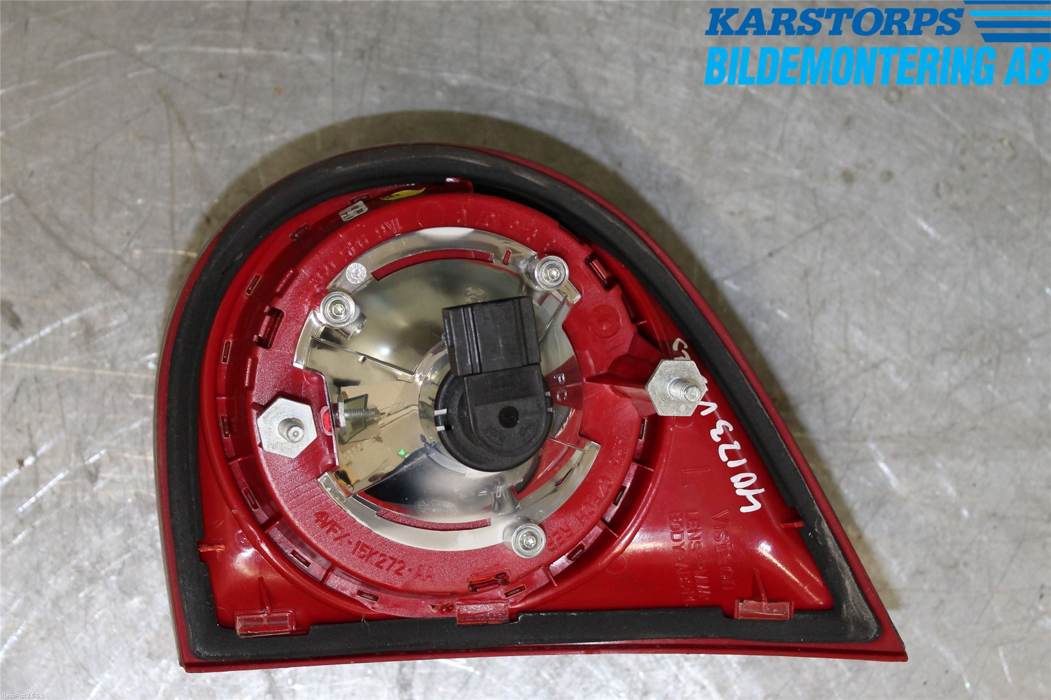 Volkswagen VW GOLF V 04-09 Baklykt Venstre  På Luke(Indre