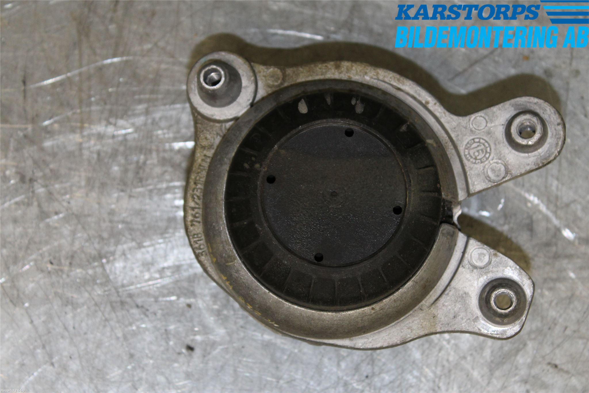 Mercedes-Benz MB C-KLASS (W205) 14-21 Motor Feste Gummi