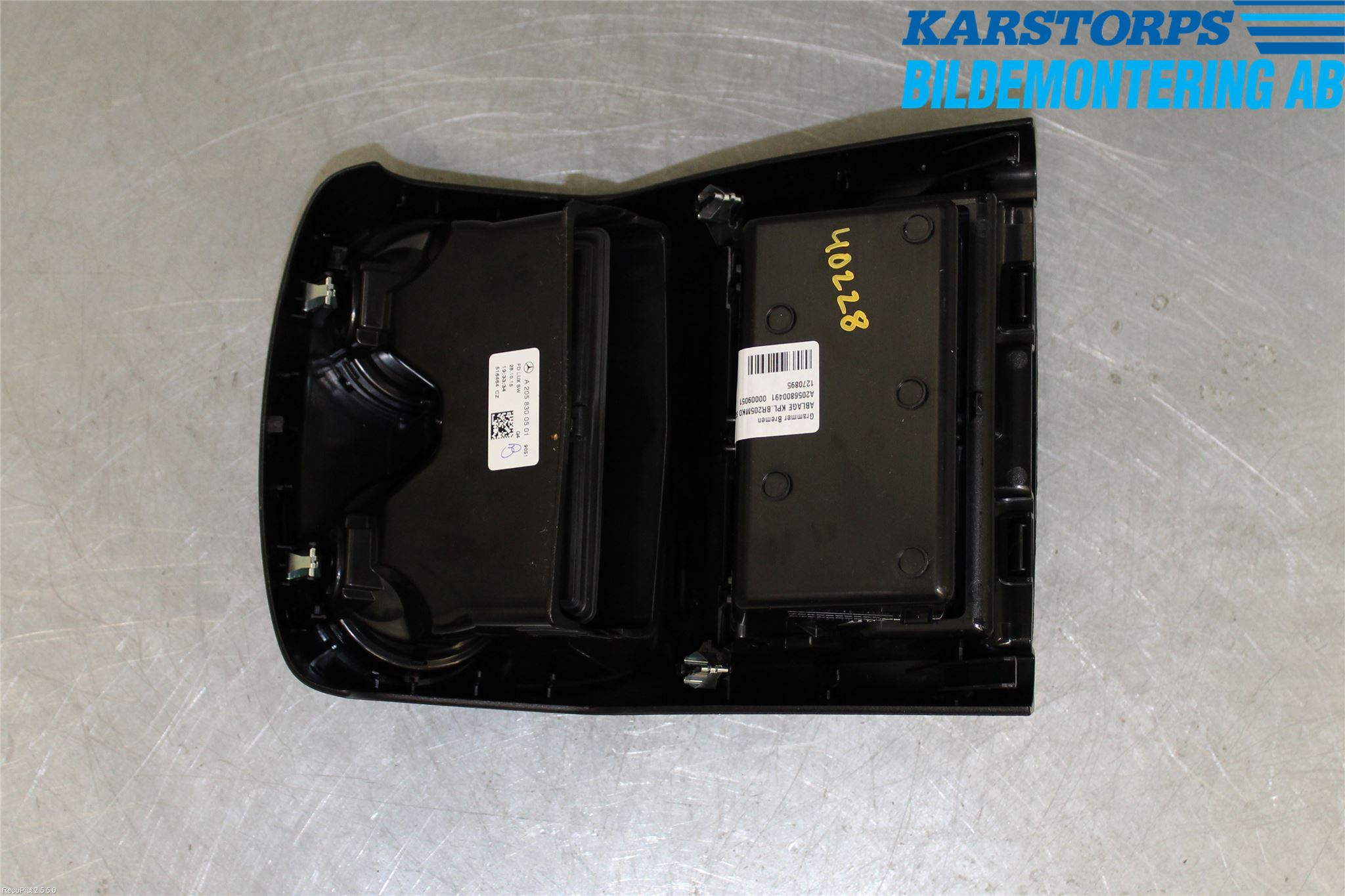 Mercedes-Benz MB C-KLASS (W205) 14-21 Innr Konsoll-Lomme
