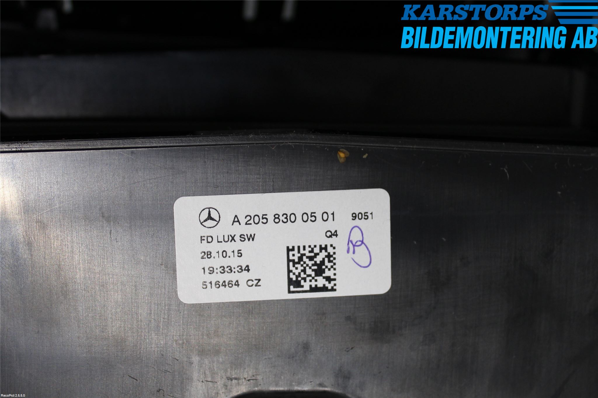Mercedes-Benz MB C-KLASS (W205) 14-21 Innr Konsoll-Lomme