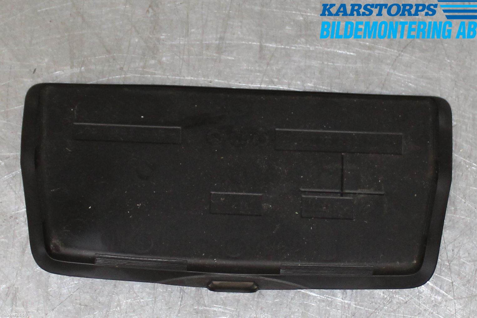 Mercedes-Benz MB C-KLASS (W205) 14-21 Innr Konsoll-Lomme