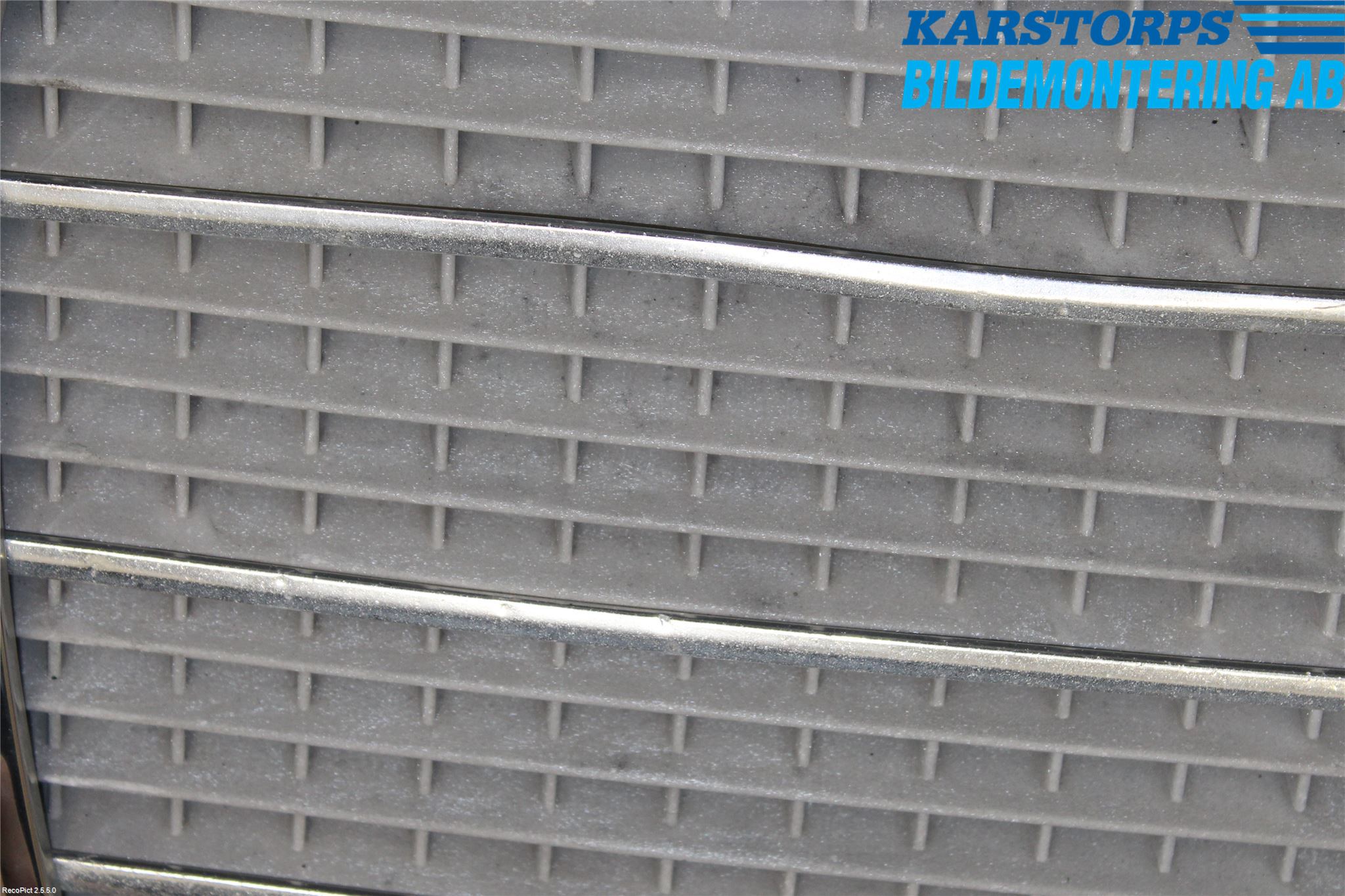 Mercedes-Benz MB 280-560  (W126) 81-91 Grill Komplett