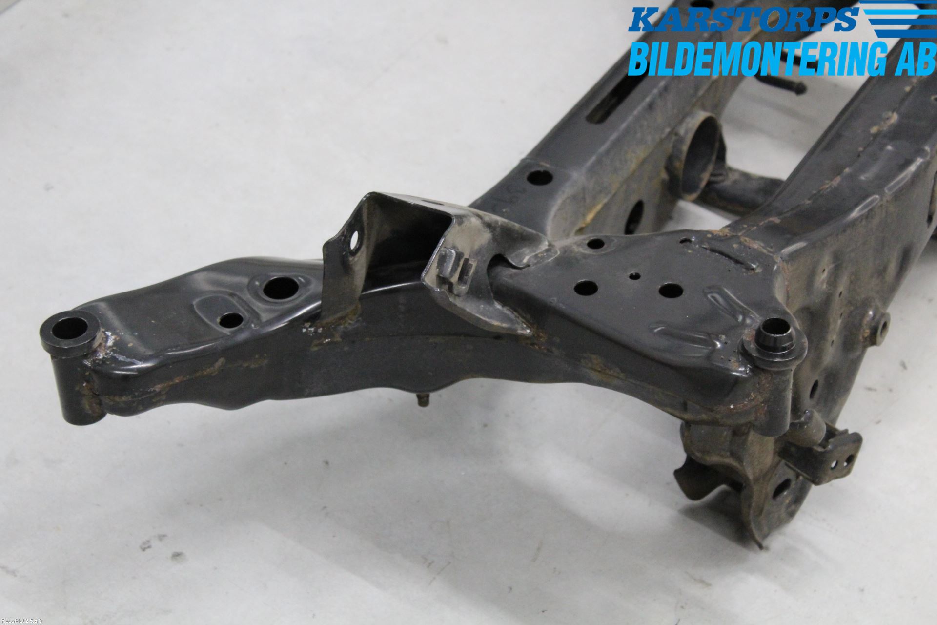 Nissan QASHQAI 10-14 Bakaksel Feste Travers-Ramme