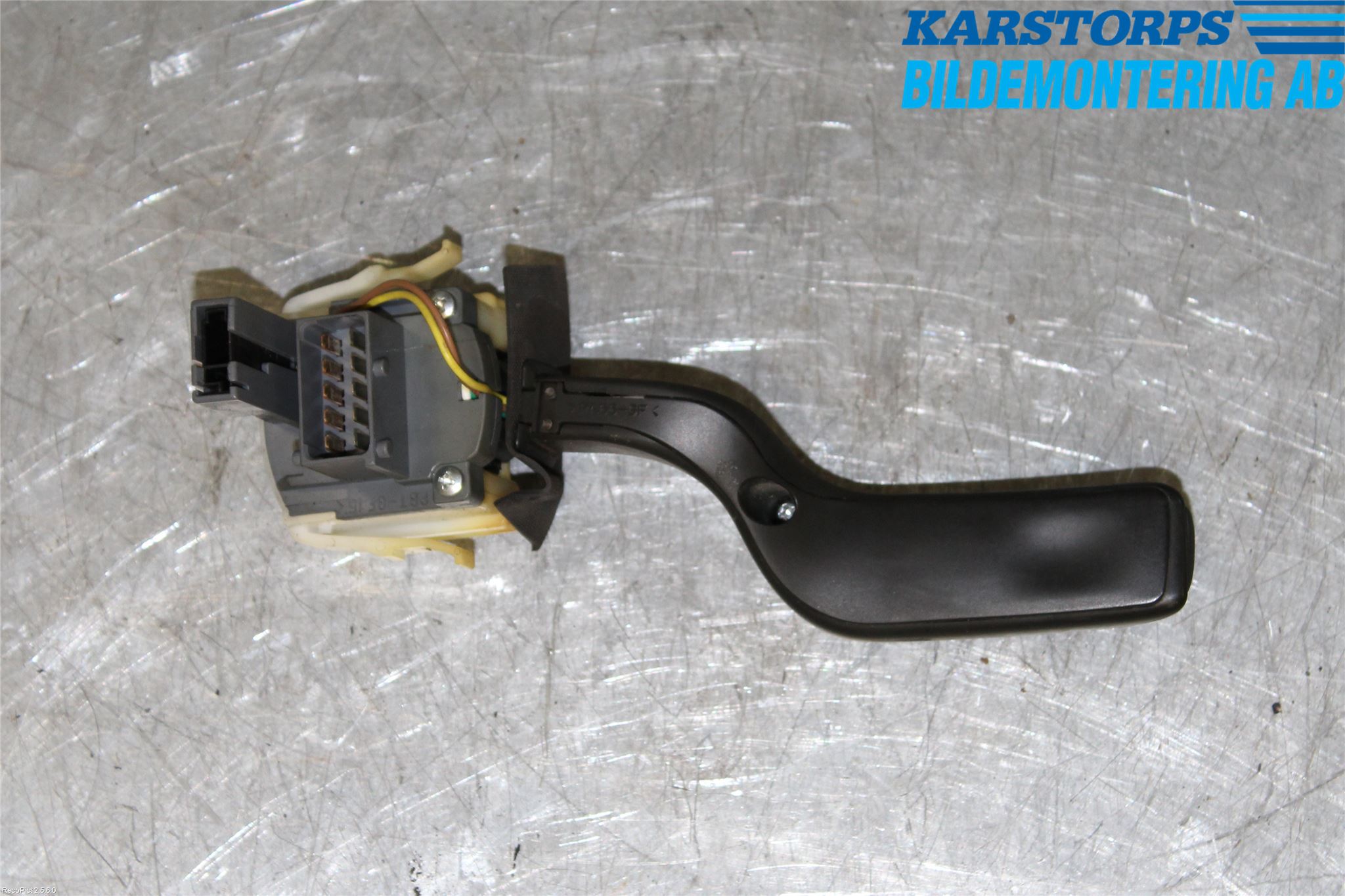 Saab 9-5     06-10 Bryter Ratt Visker - Spyler