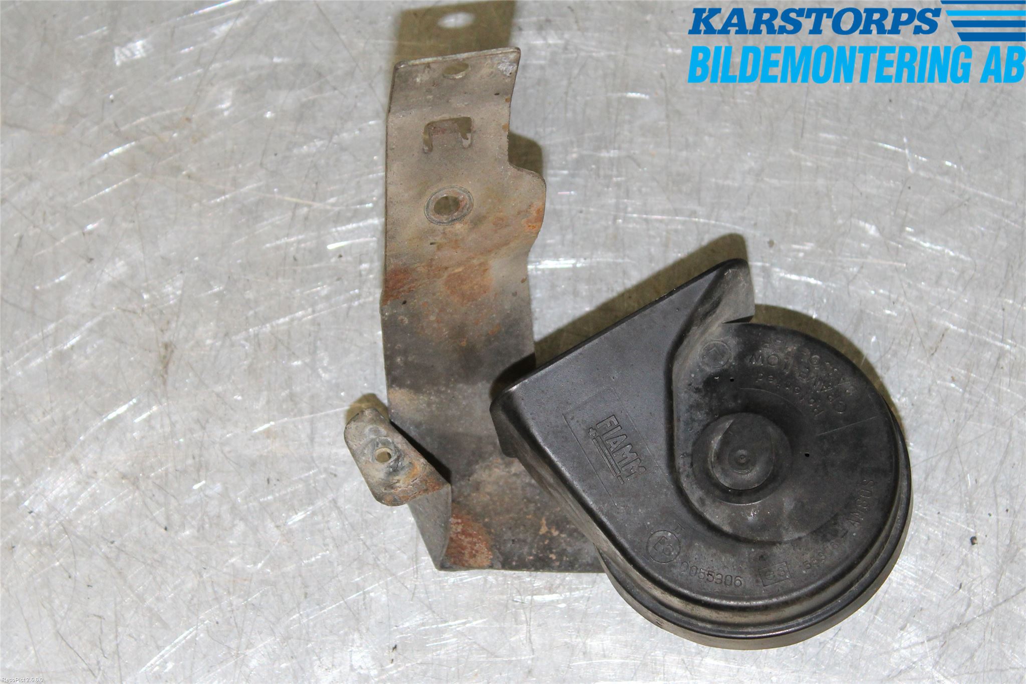 Saab 9-5     06-10 Signalhorn